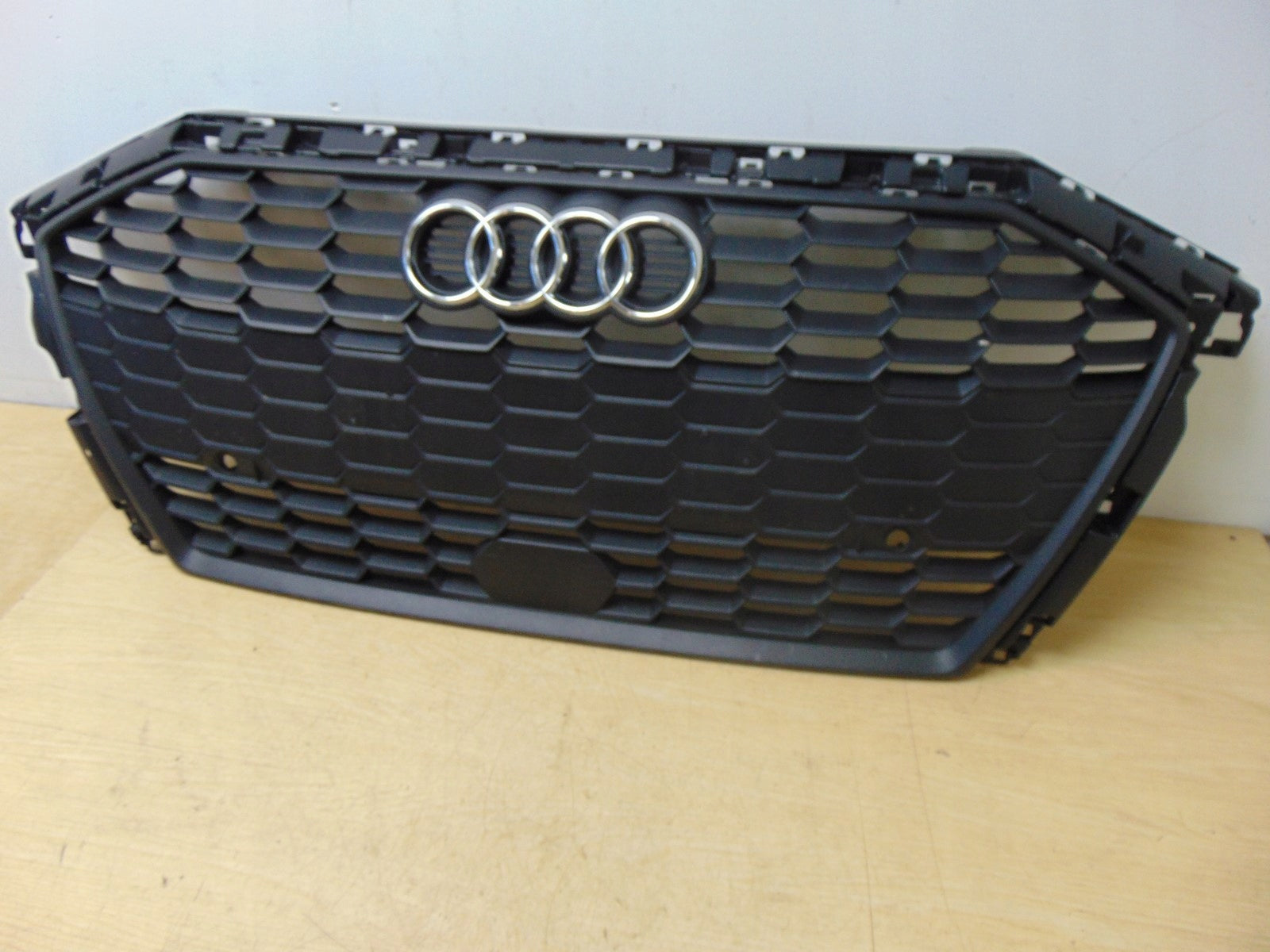 Kühlergrill Audi A3 8Y FRONTGRILL 8Y0853651ST Kühlergitter