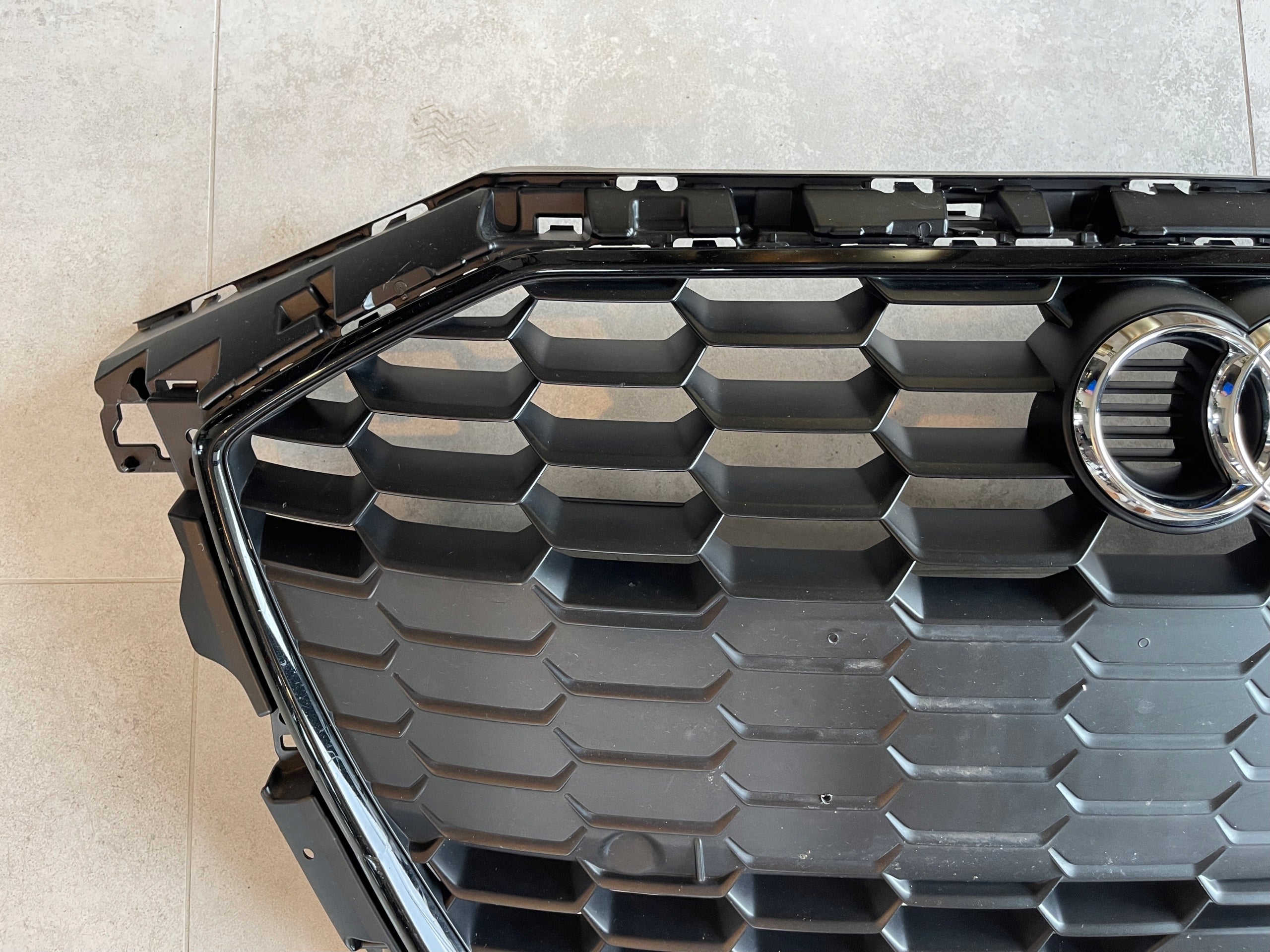 Kühlergrill Audi A3 8Y FRONTGRILL 8Y0853651A Kühlergitter