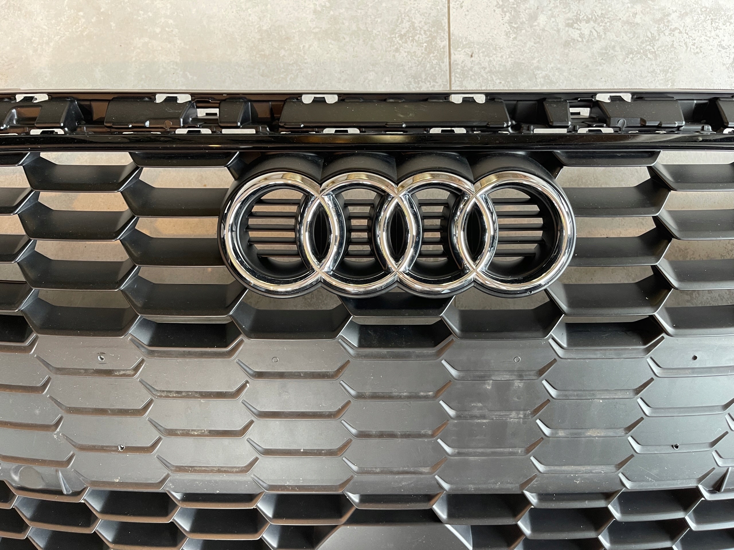 Kühlergrill Audi A3 8Y FRONTGRILL 8Y0853651A Kühlergitter