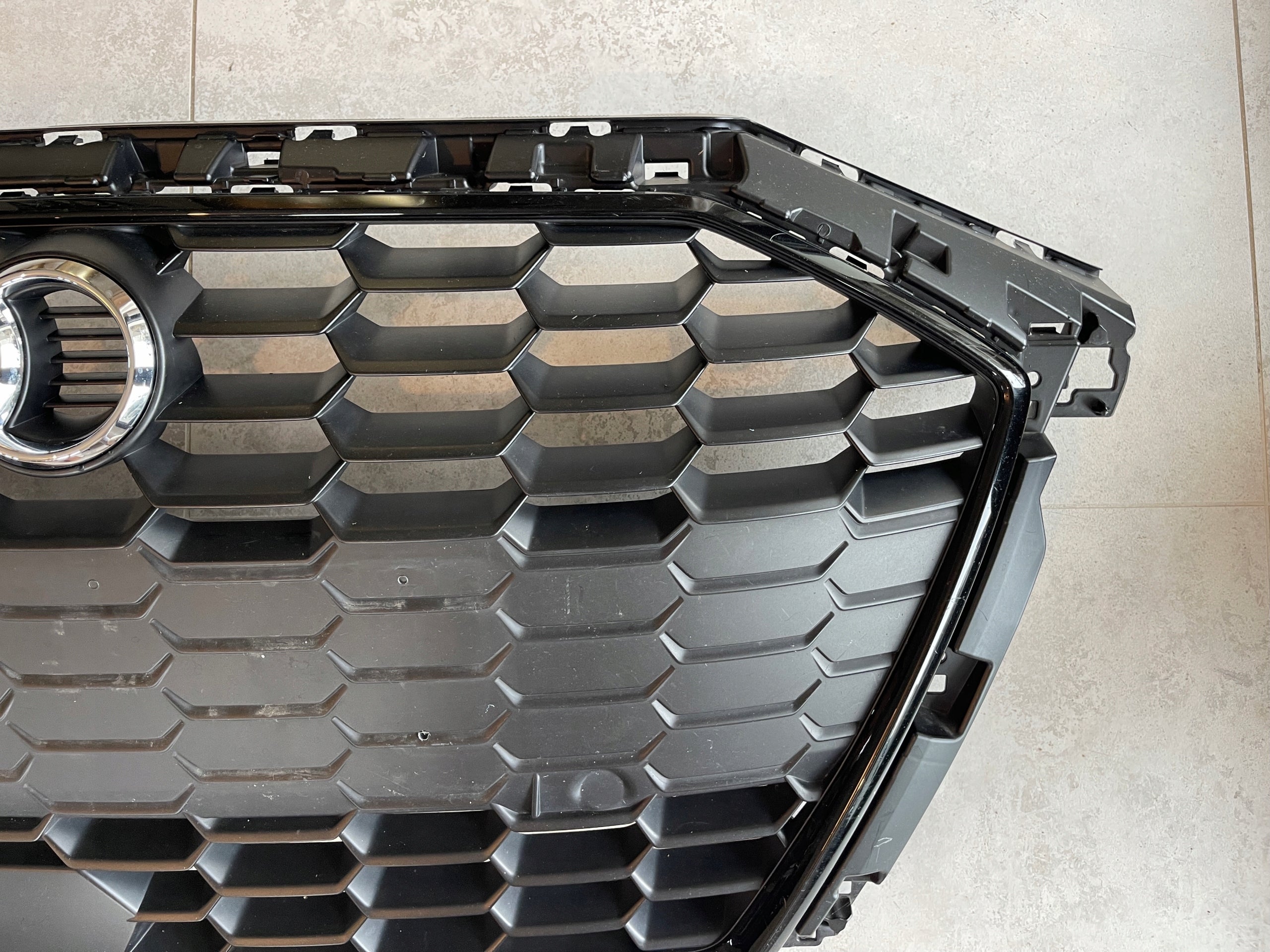 Kühlergrill Audi A3 8Y FRONTGRILL 8Y0853651A Kühlergitter