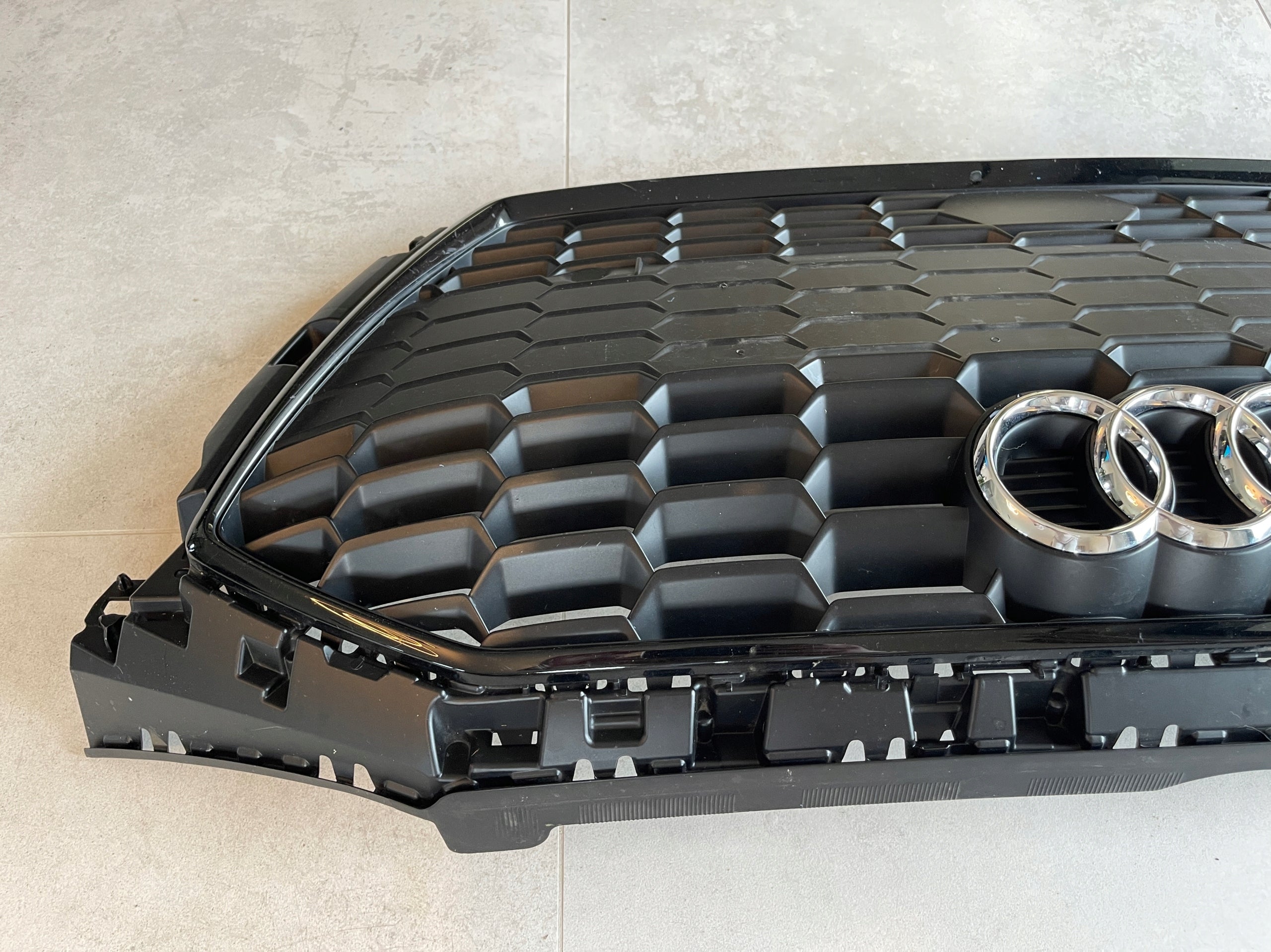 Kühlergrill Audi A3 8Y FRONTGRILL 8Y0853651A Kühlergitter