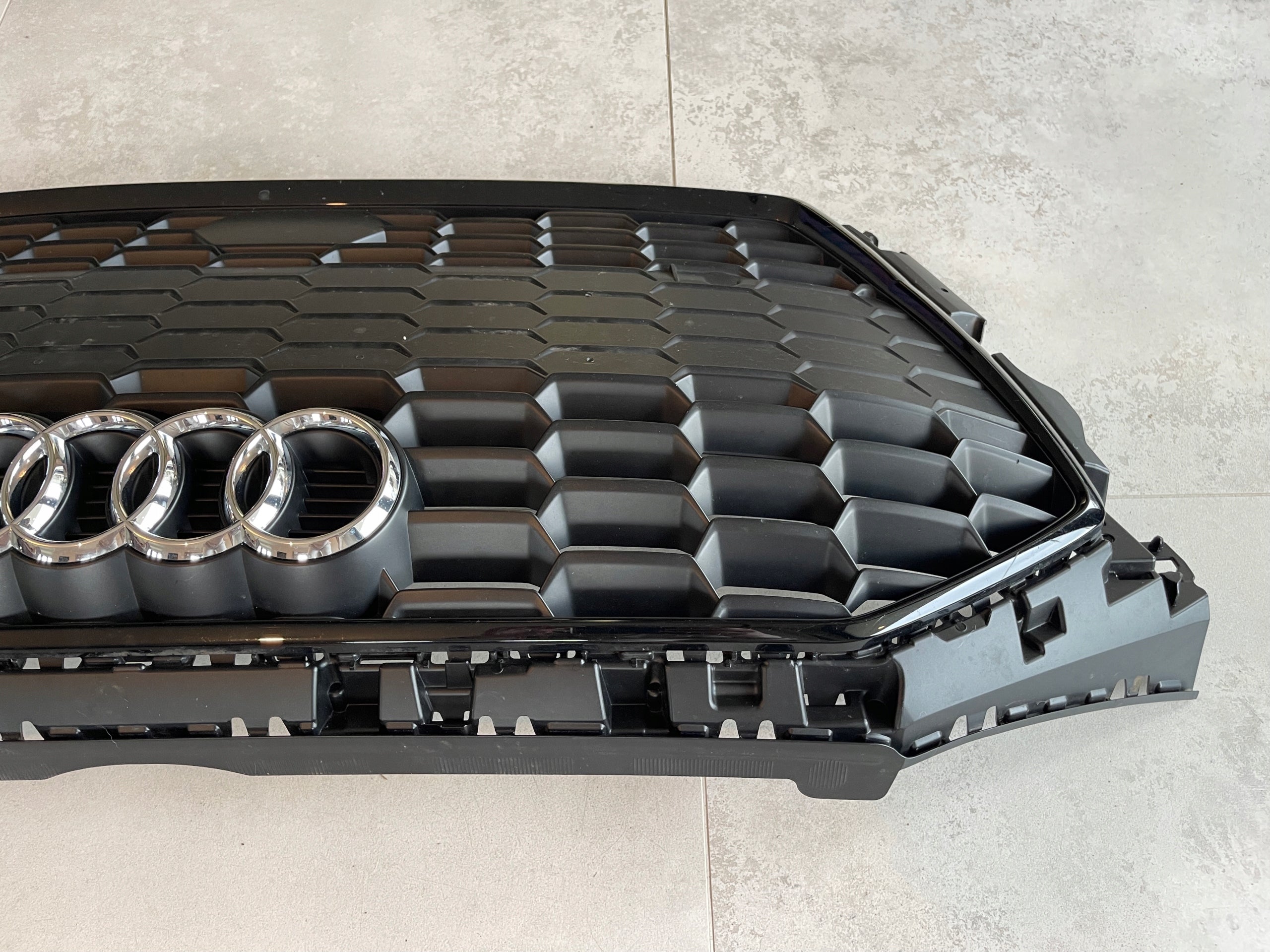 Kühlergrill Audi A3 8Y FRONTGRILL 8Y0853651A Kühlergitter