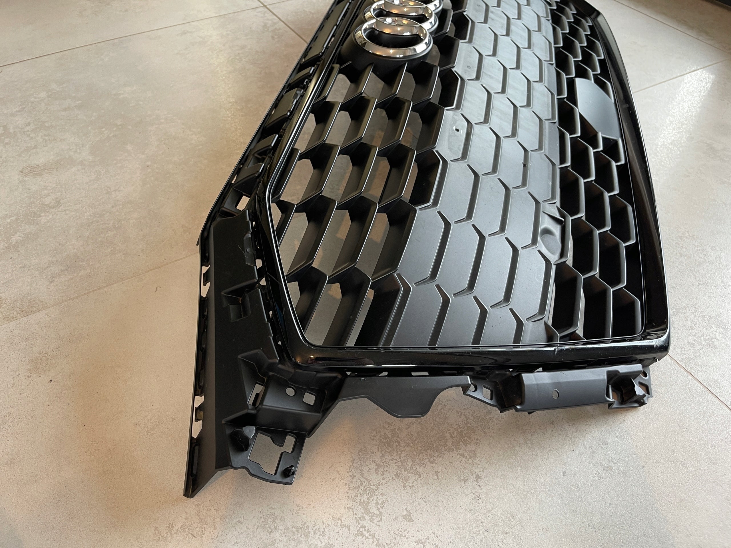 Kühlergrill Audi A3 8Y FRONTGRILL 8Y0853651A Kühlergitter