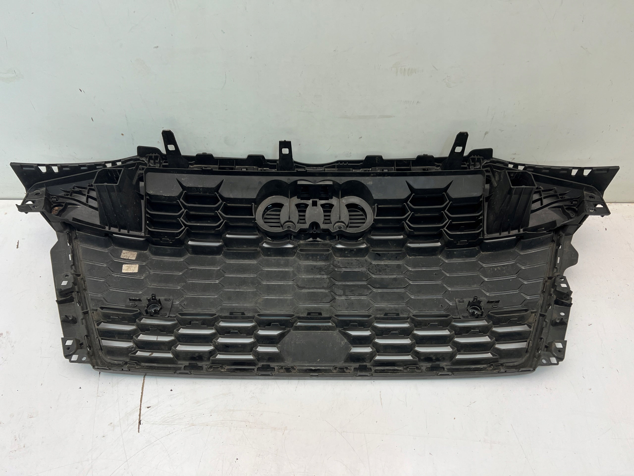 Kühlergrill Audi A3 FRONTGRILL 8Y0853651B8 Kühlergitter