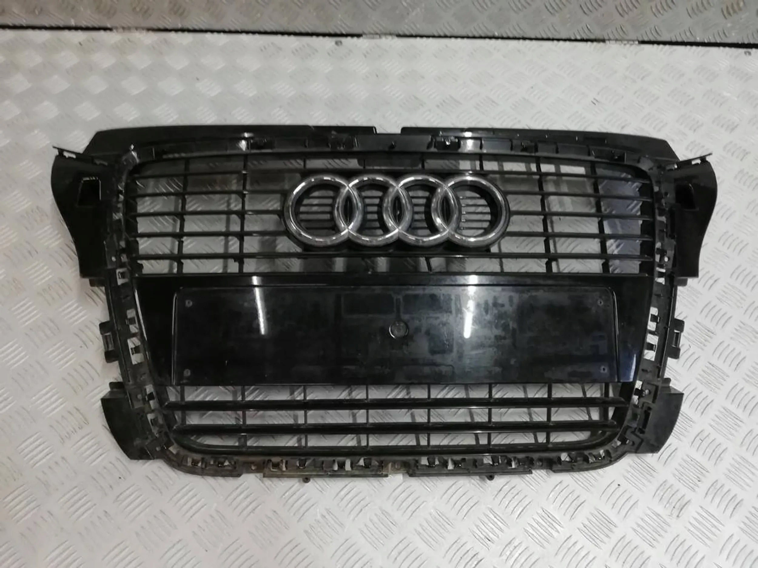  Kühlergrill Audi A3 8P FRONTGRILL 8P0853651F8 Kühlergitter product image