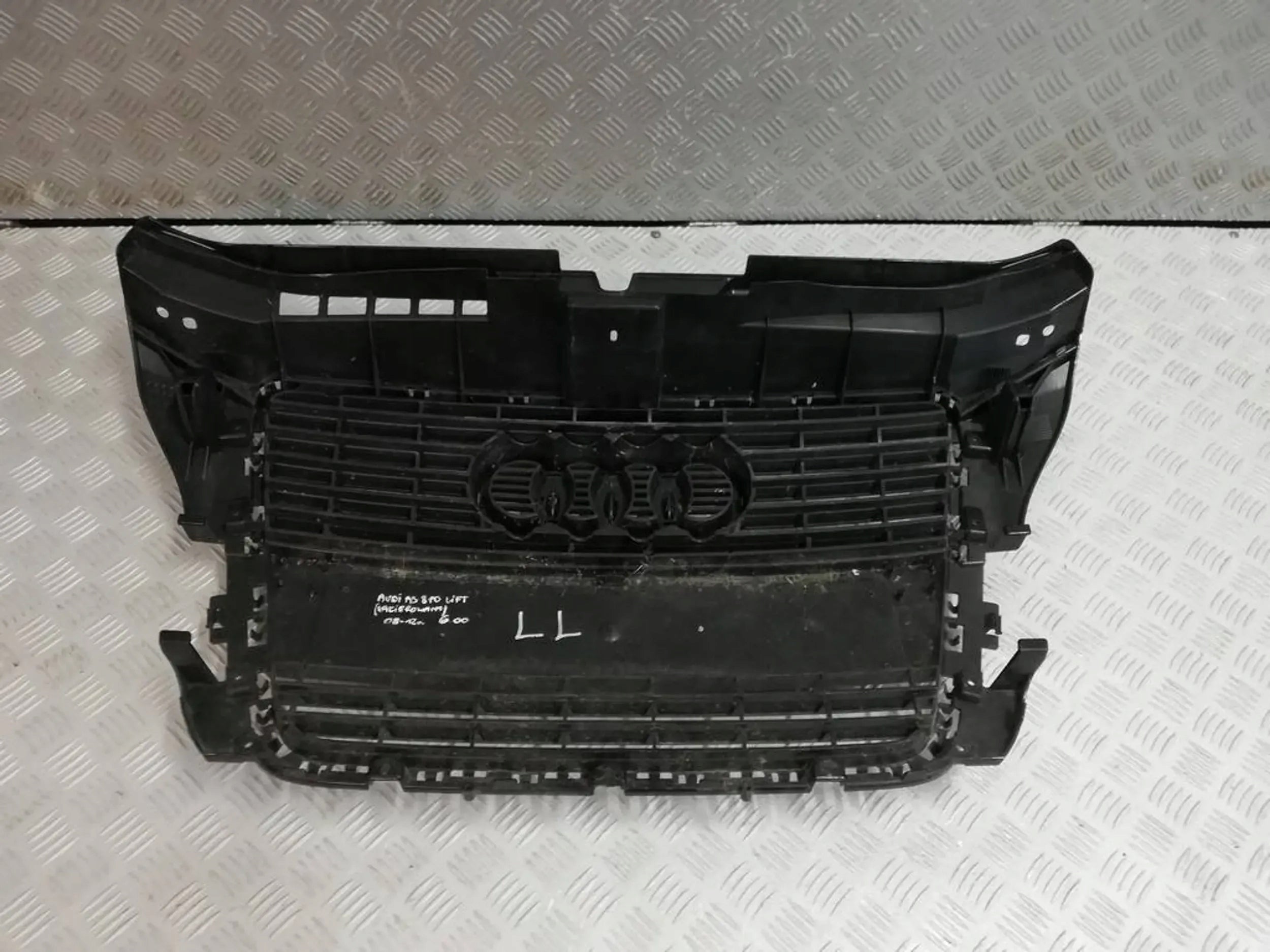 Kühlergrill Audi A3 8P FRONTGRILL 8P0853651F8 Kühlergitter