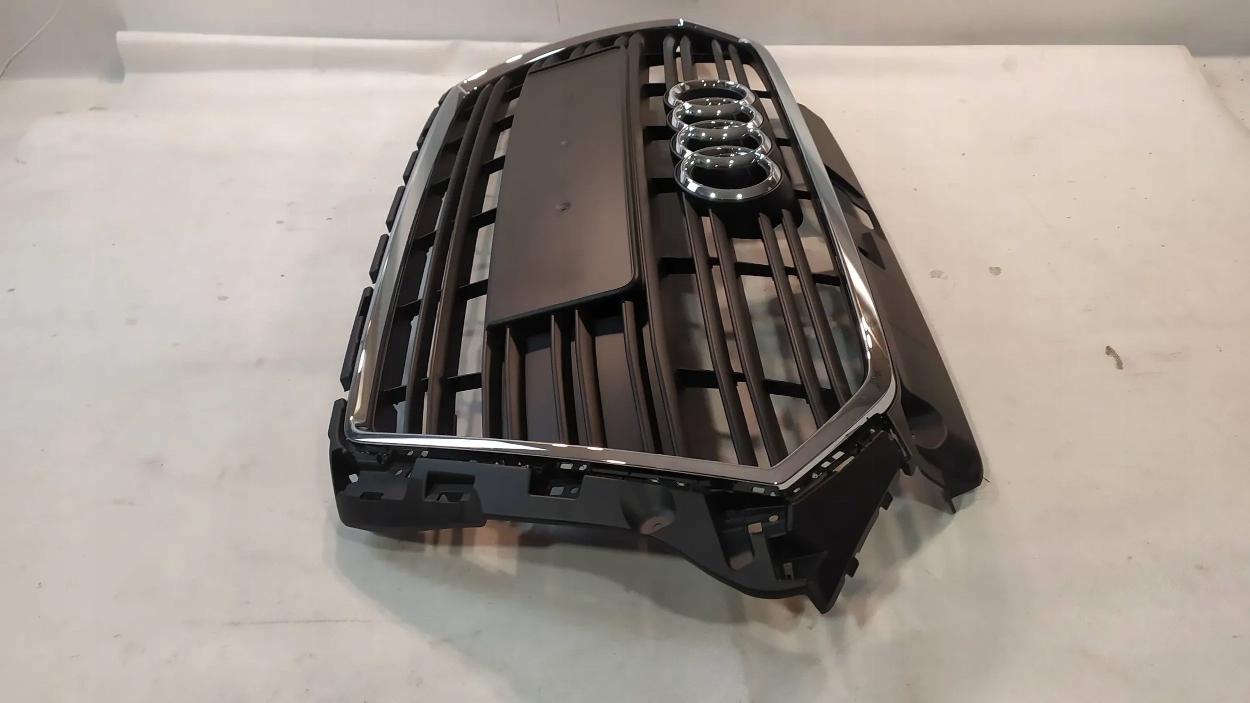 Kühlergrill Audi A3 8V FRONTGRILL 8V3853651AA Kühlergitter