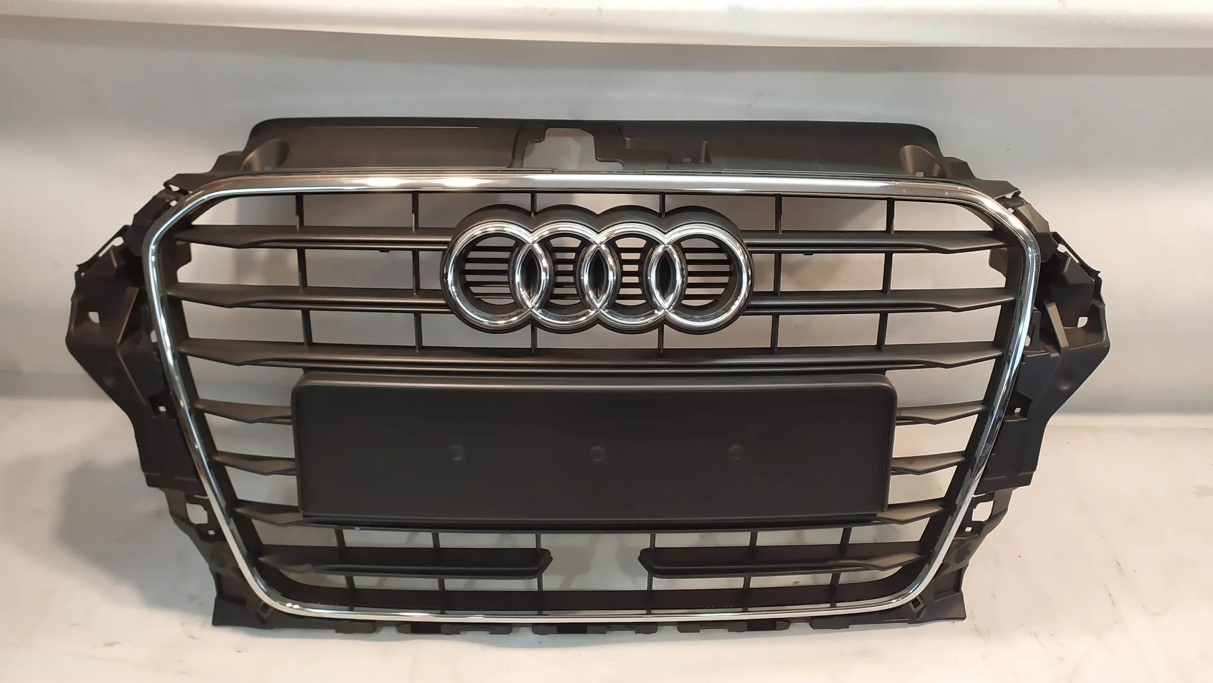  Calandre Audi A3 8V5 FRONT GRILL 8V5853651A8 calandre  product image