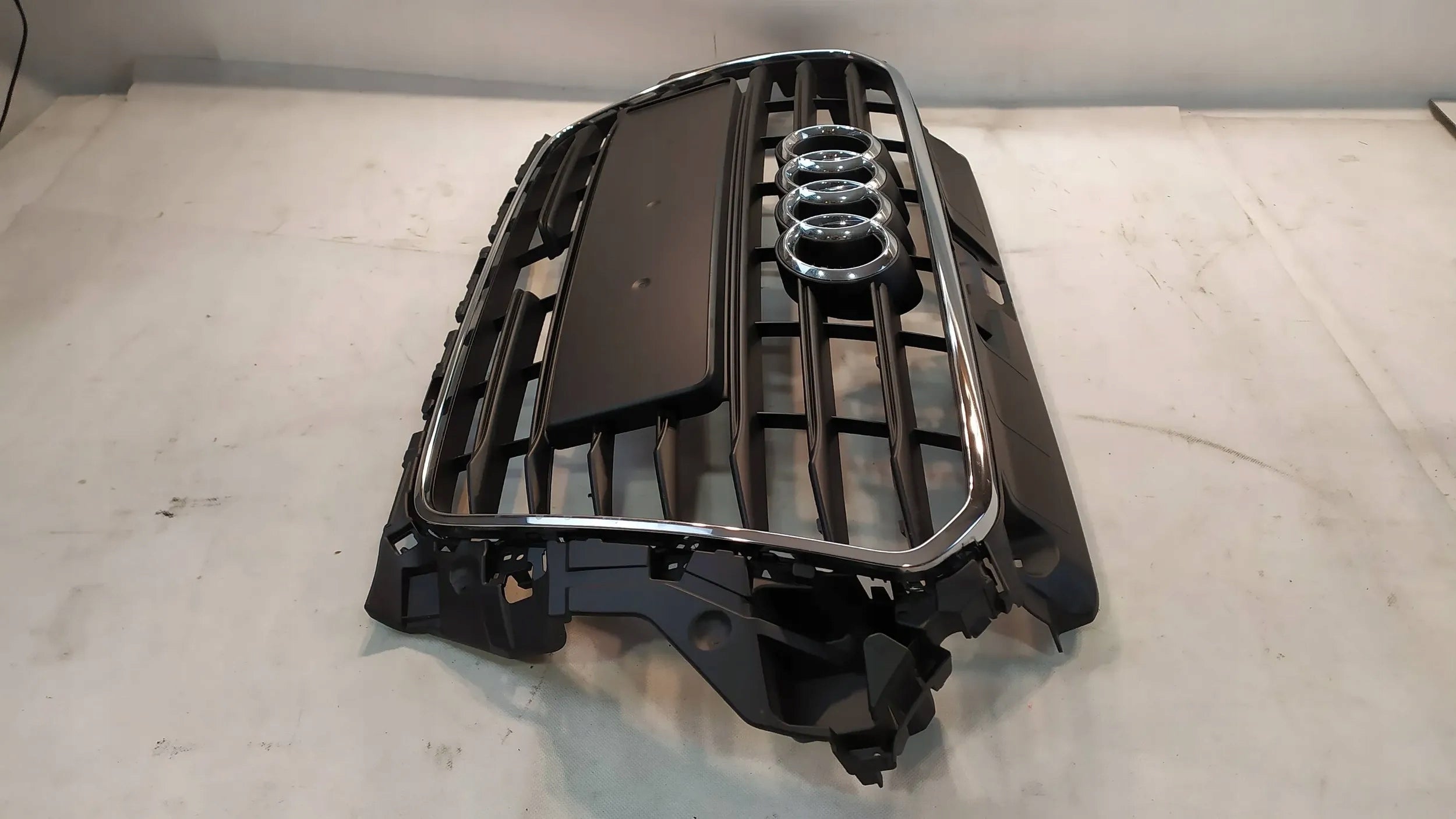 Kühlergrill Audi A3 8V5 FRONTGRILL 8V5853651A8 Kühlergitter