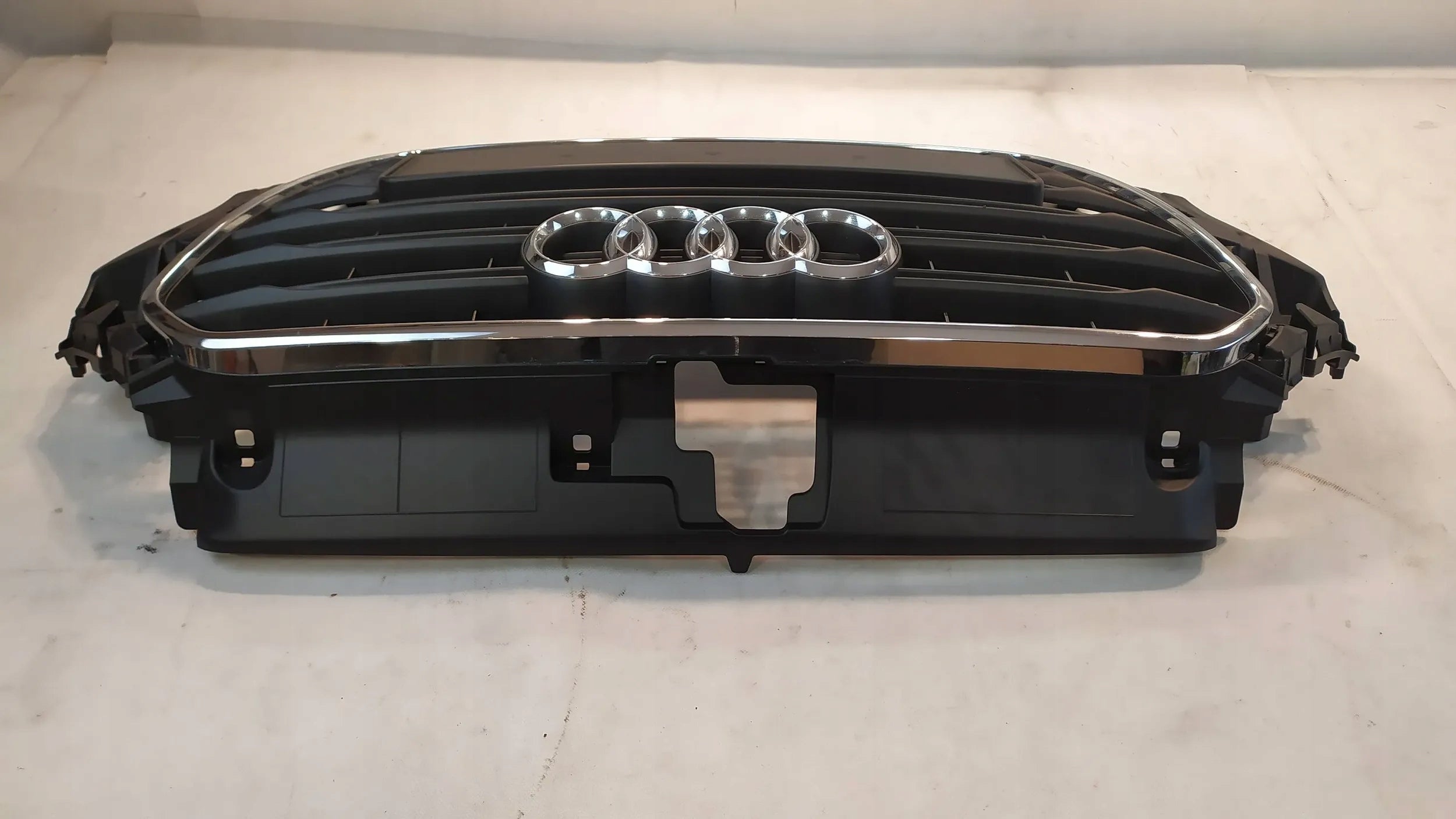 Kühlergrill Audi A3 8V5 FRONTGRILL 8V5853651A8 Kühlergitter