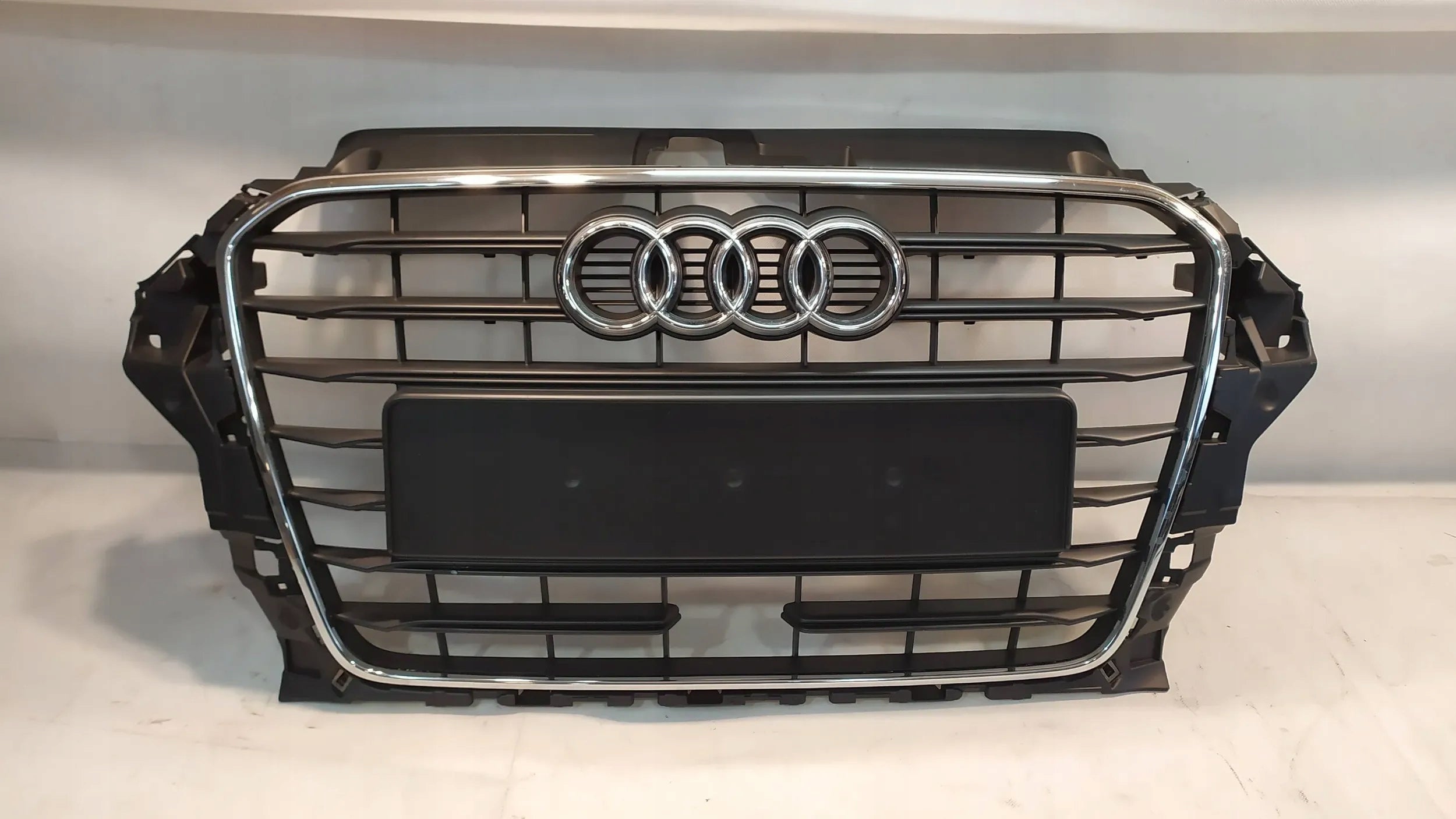 Kühlergrill Audi A3 8V5 FRONTGRILL 8V5853651A8 Kühlergitter