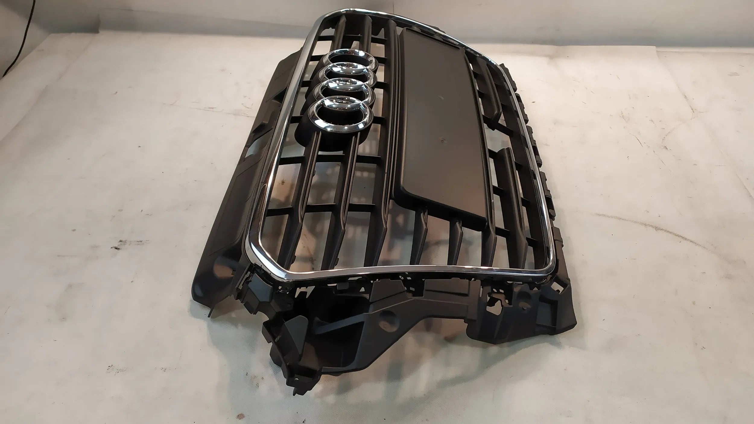 Kühlergrill Audi A3 8V5 FRONTGRILL 8V5853651A8 Kühlergitter