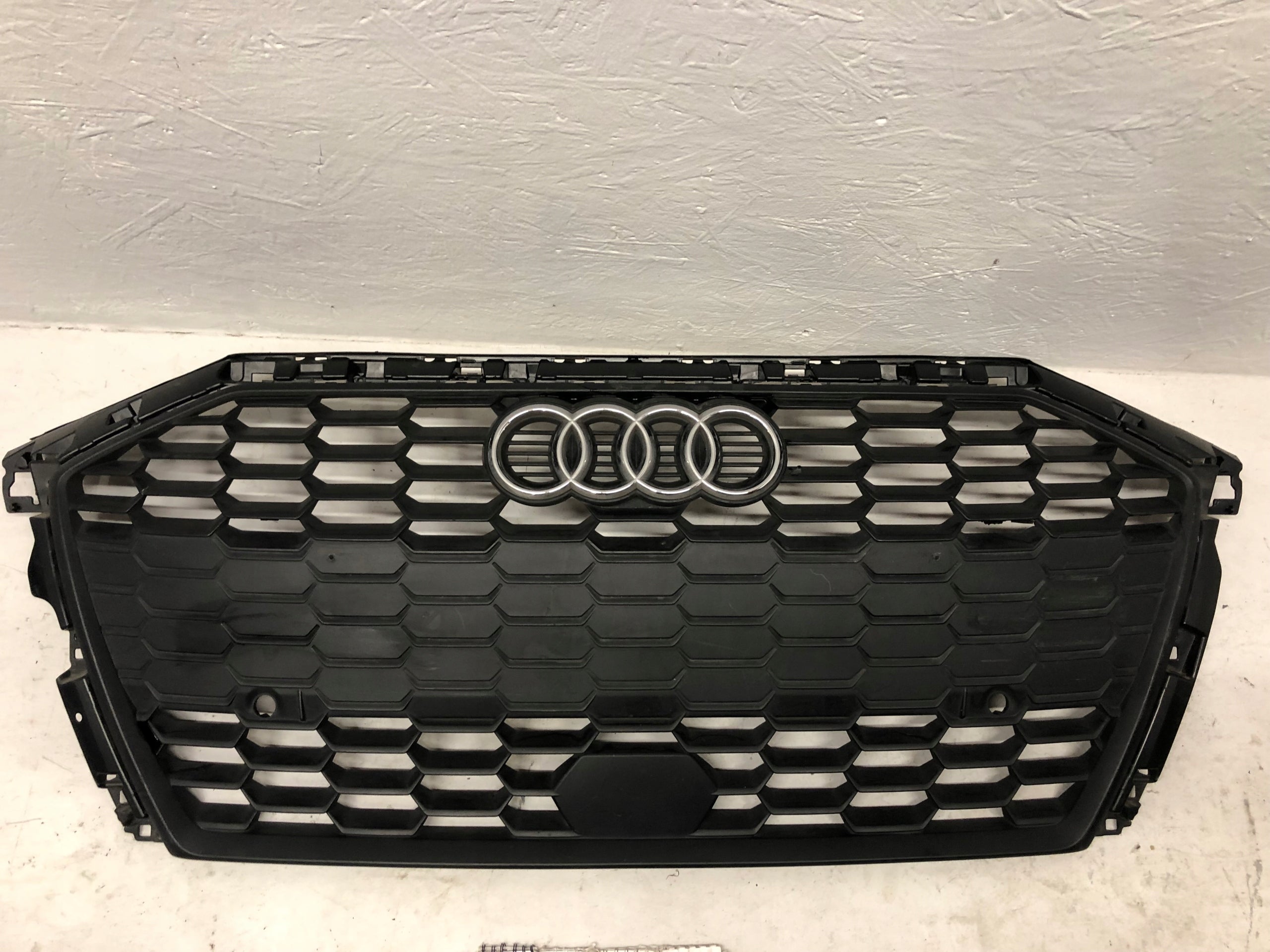 Kühlergrill Audi A3 8Y FRONTGRILL 8Y0853651A Kühlergitter