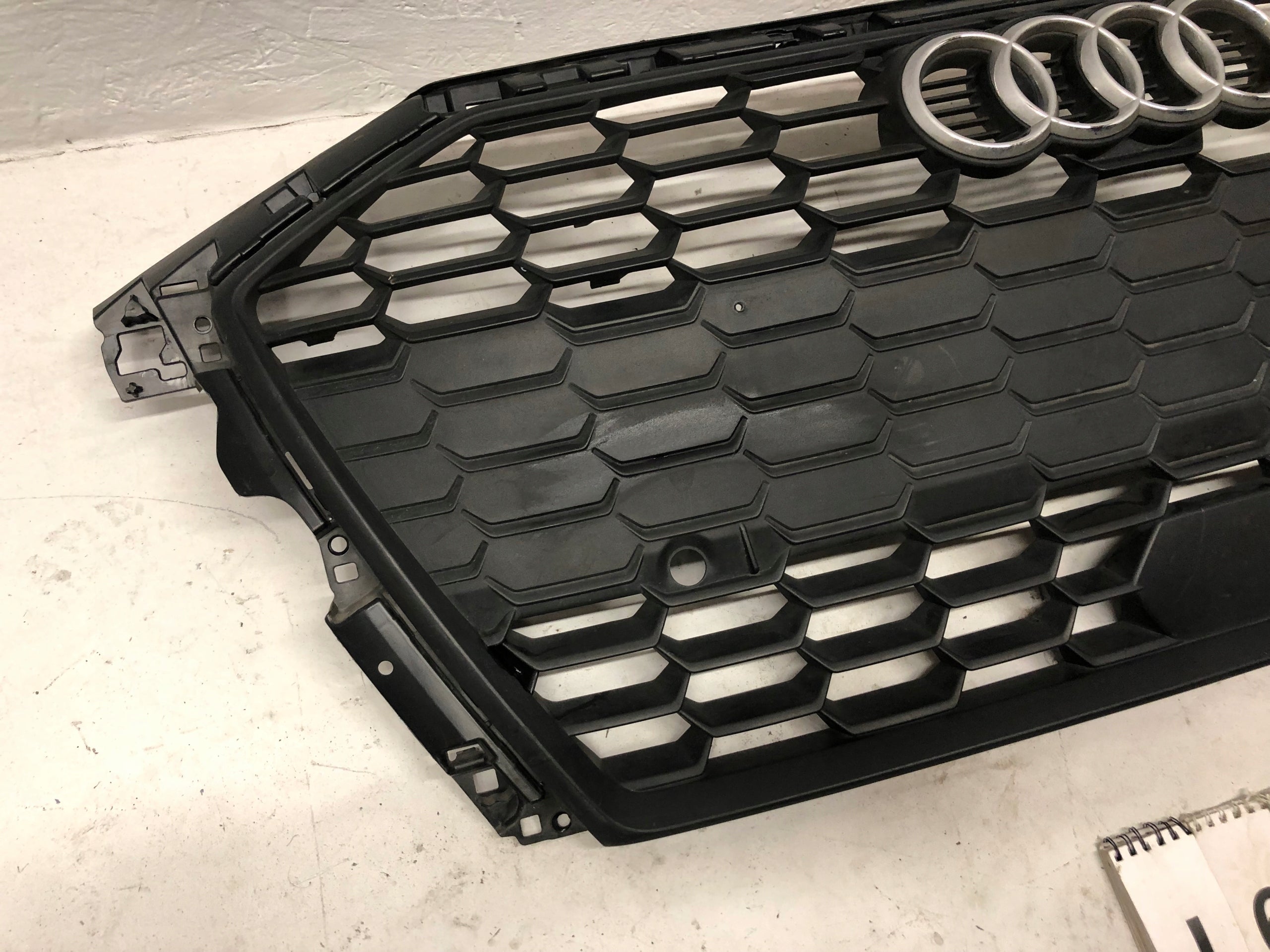 Kühlergrill Audi A3 8Y FRONTGRILL 8Y0853651A Kühlergitter