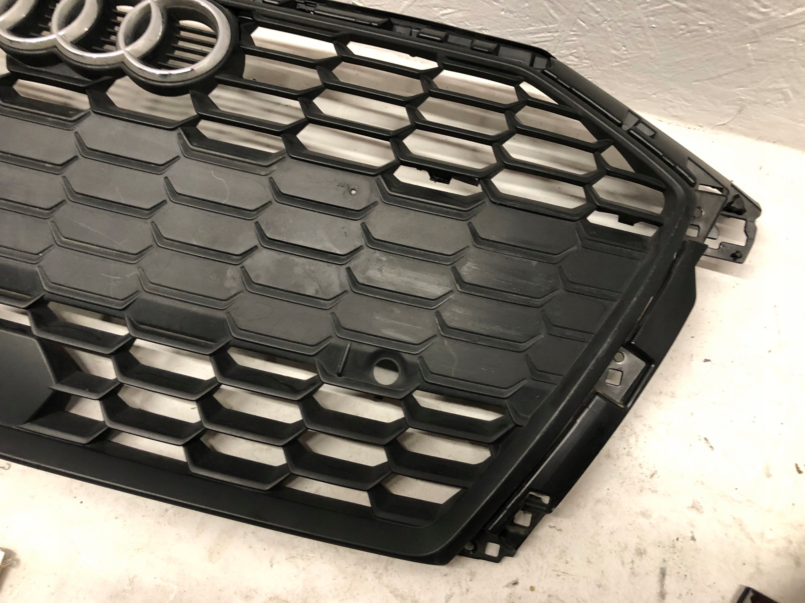 Kühlergrill Audi A3 8Y FRONTGRILL 8Y0853651A Kühlergitter