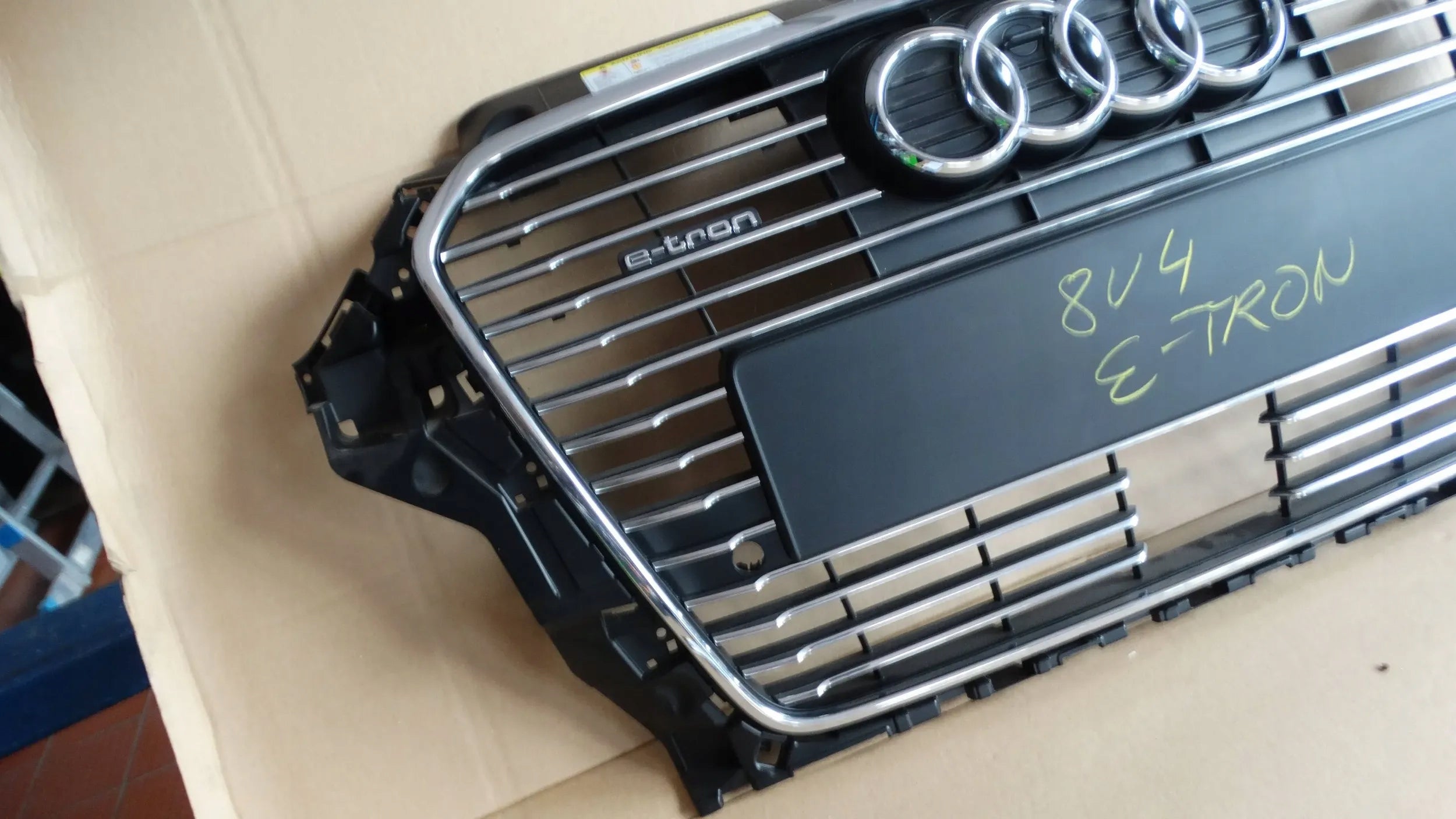 Kühlergrill Audi ETRON A3 FRONTGRILL 8V4853651PA Kühlergitter