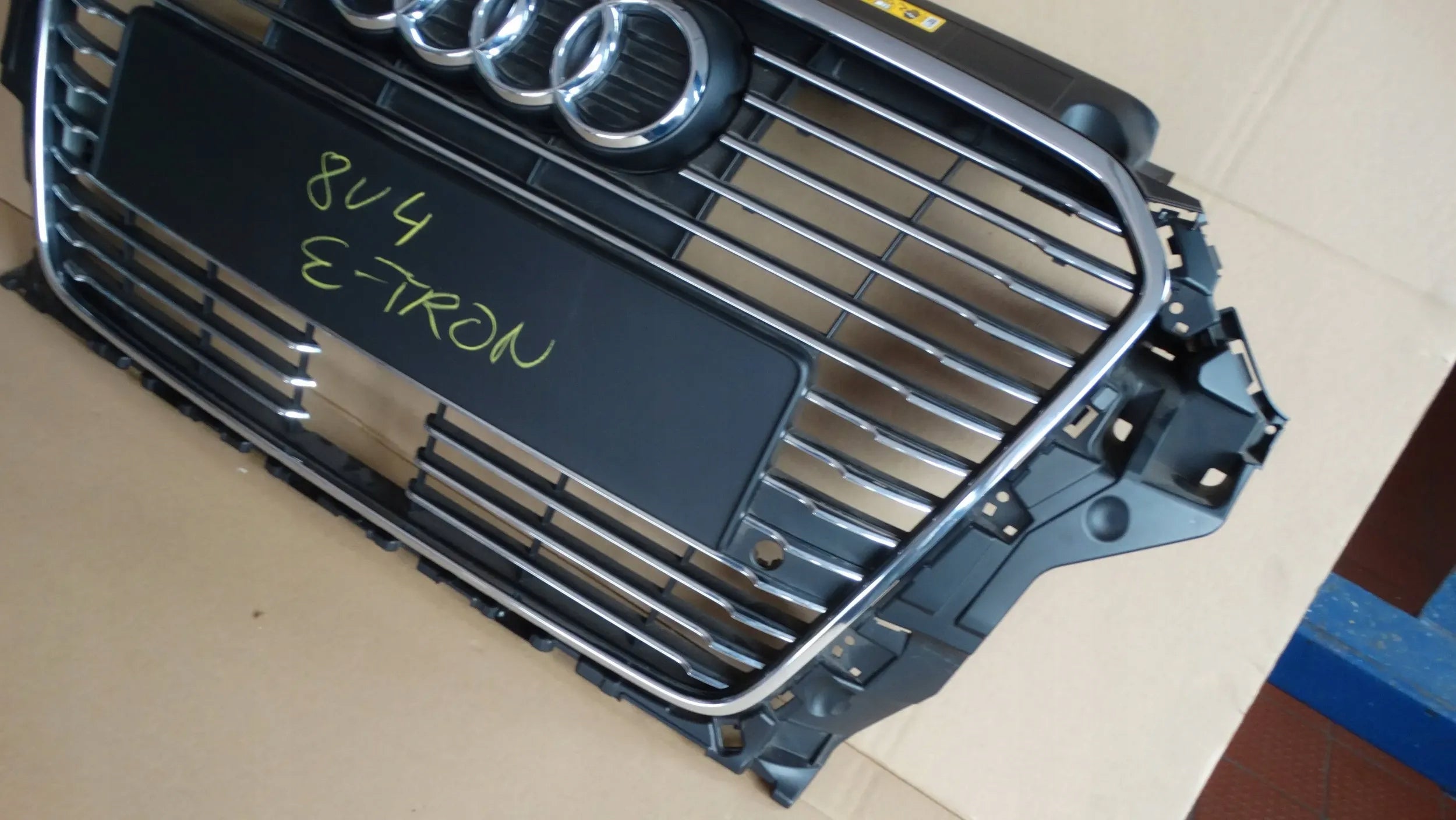 Kühlergrill Audi ETRON A3 FRONTGRILL 8V4853651PA Kühlergitter