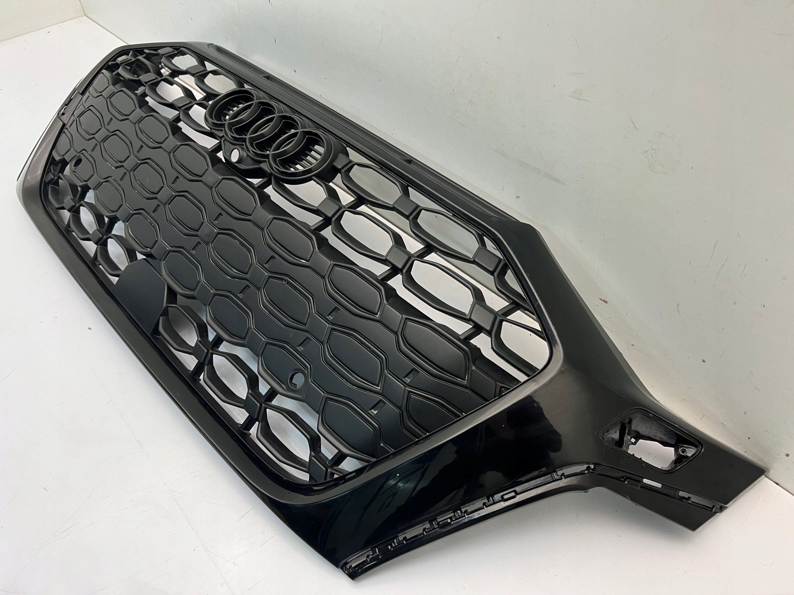 Kühlergrill Audi AM RS3 A3 8Y FRONTGRILL 8Y0807725 Kühlergitter