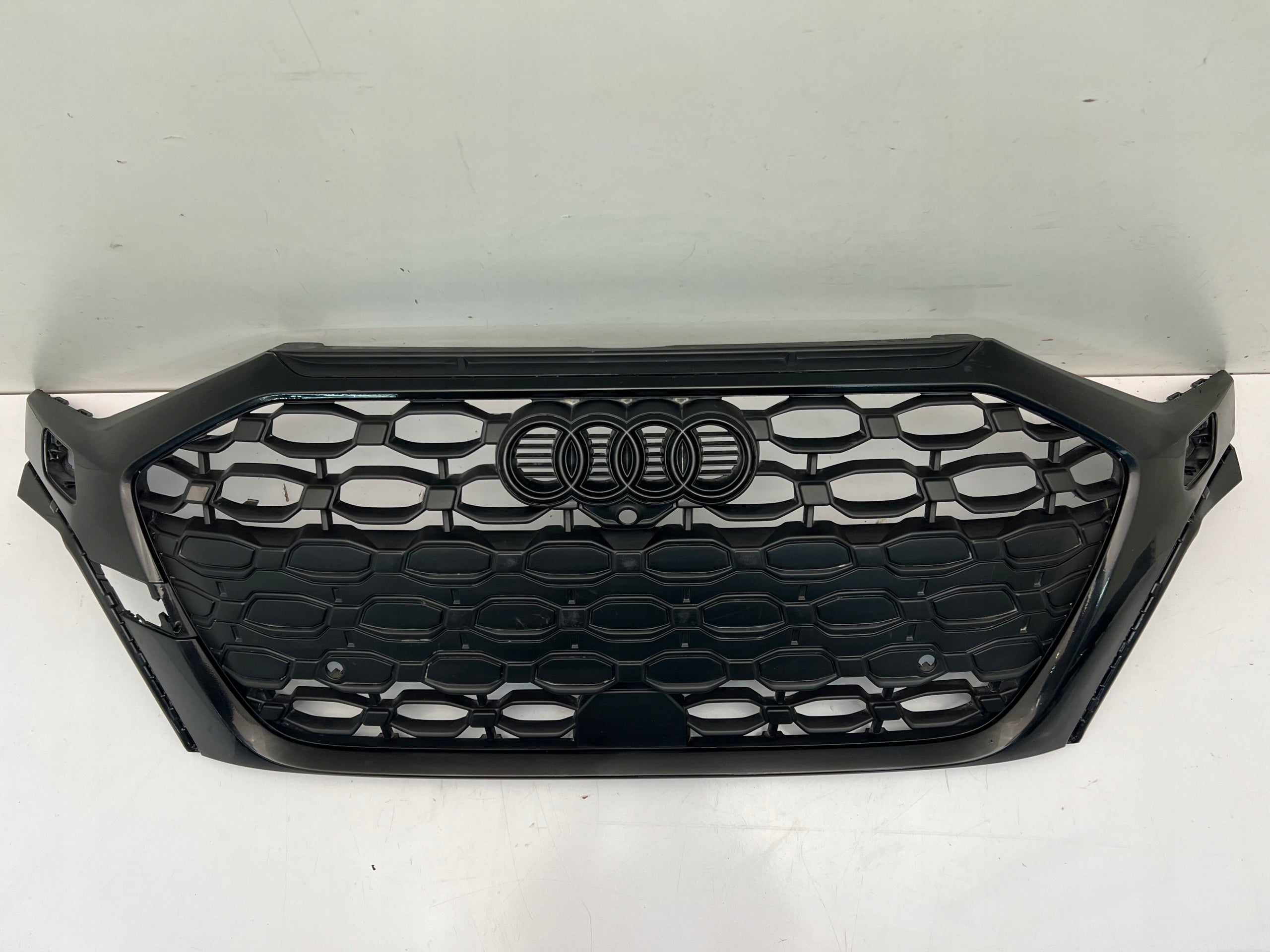 Kühlergrill Audi AM RS3 A3 8Y FRONTGRILL 8Y0807725 Kühlergitter