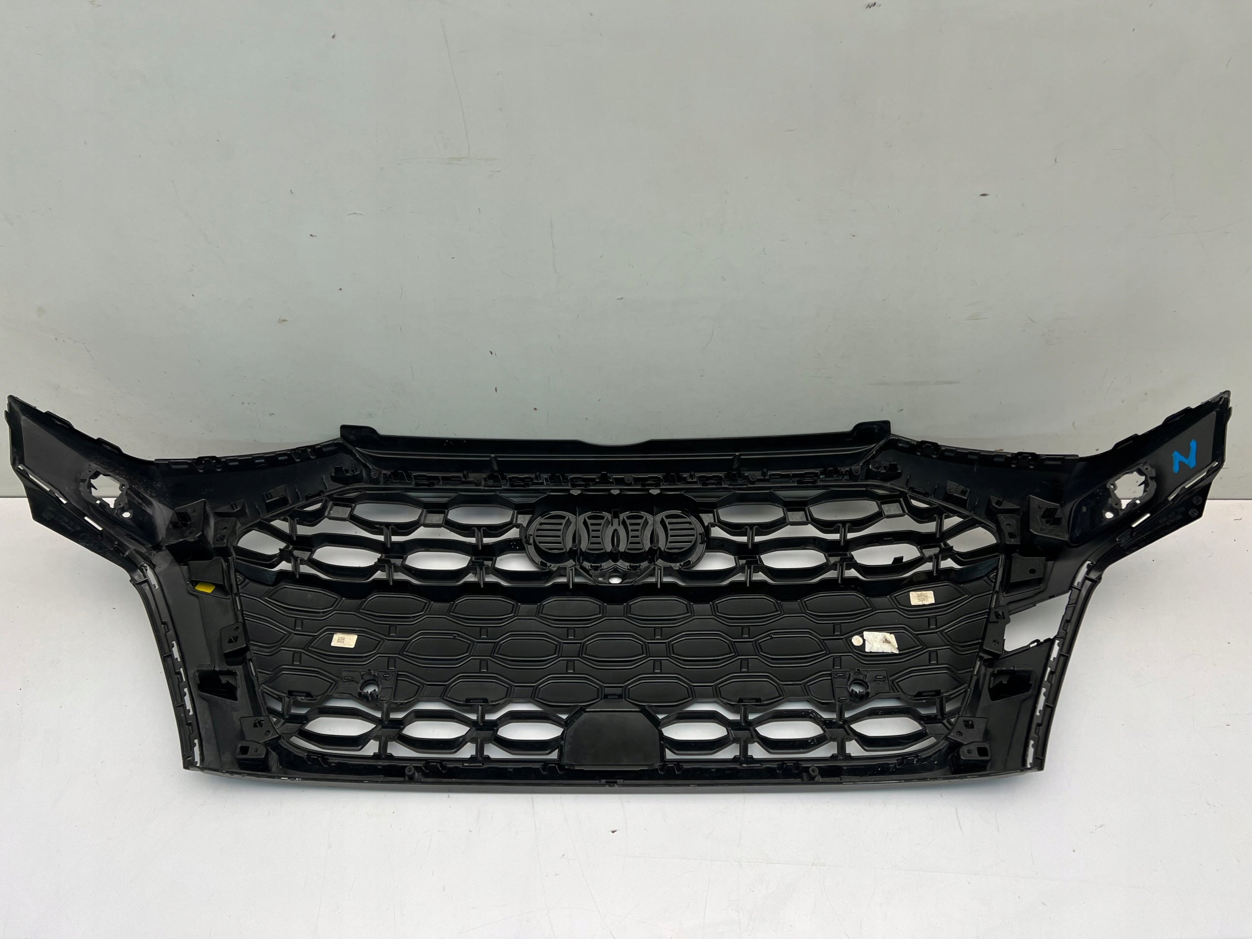 Kühlergrill Audi AM RS3 A3 8Y FRONTGRILL 8Y0807725 Kühlergitter