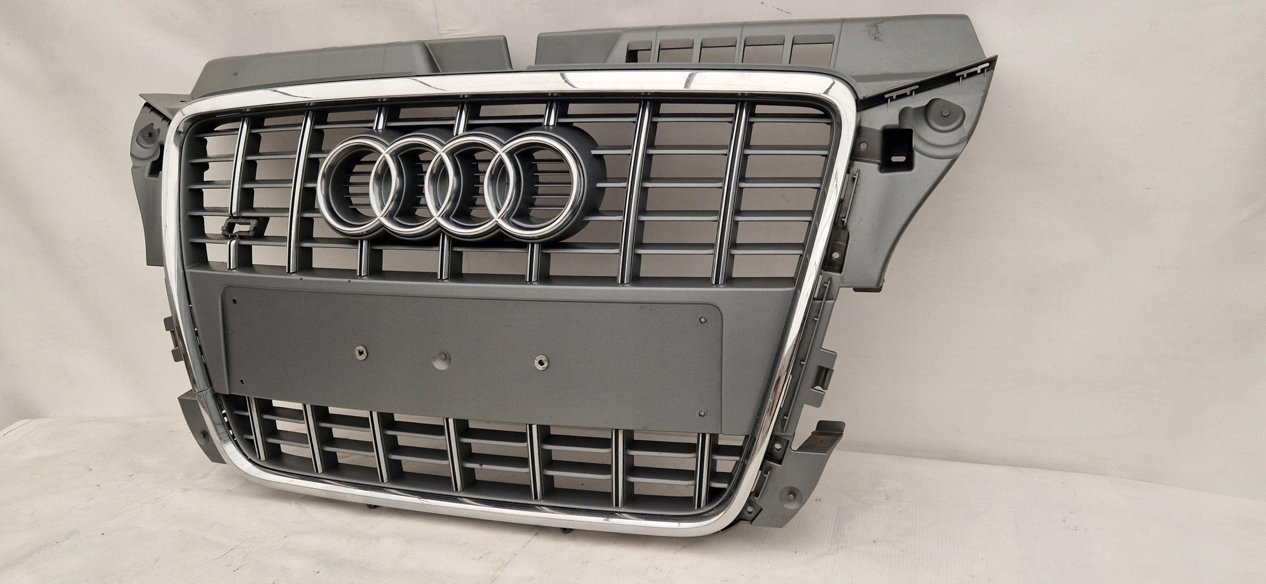 Kühlergrill Audi A3 S3 FRONTGRILL 8P0853651 Kühlergitter