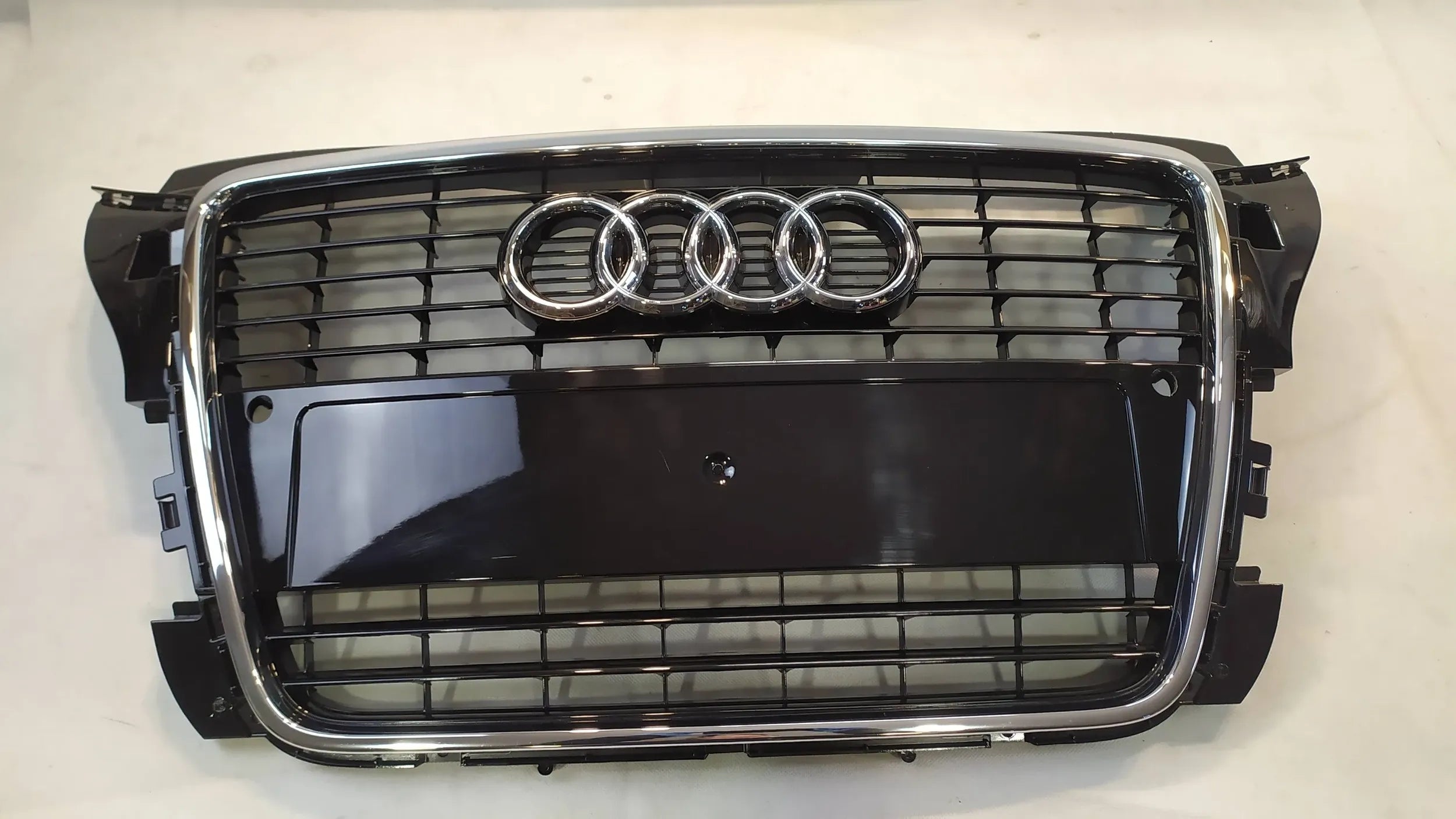  Radiator grille Audi A3 S3 FRONT GRILL 8P0853651M8 Radiator grille  product image