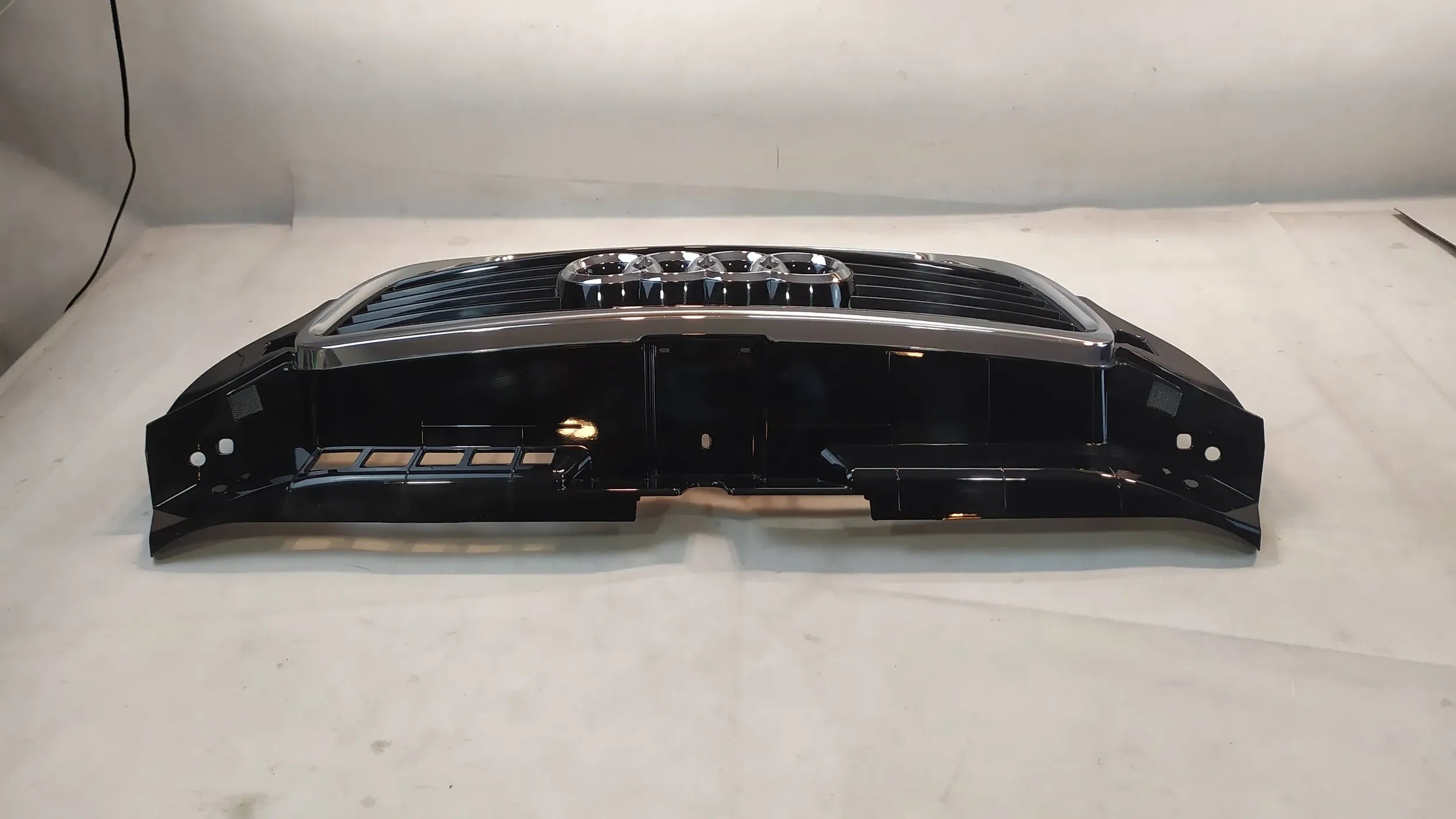 Kühlergrill Audi A3 S3 FRONTGRILL 8P0853651M8 Kühlergitter