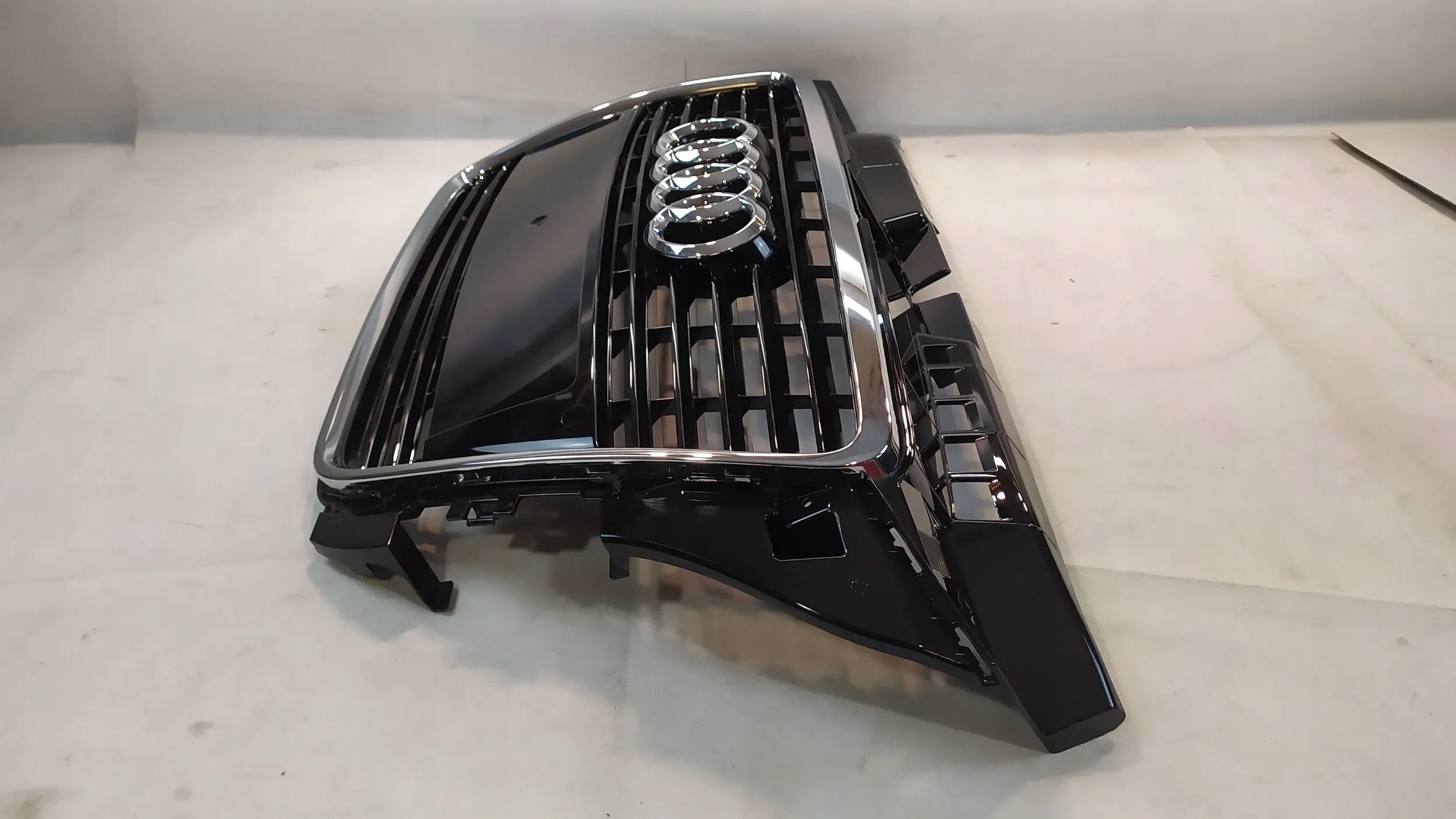 Kühlergrill Audi A3 S3 FRONTGRILL 8P0853651M8 Kühlergitter