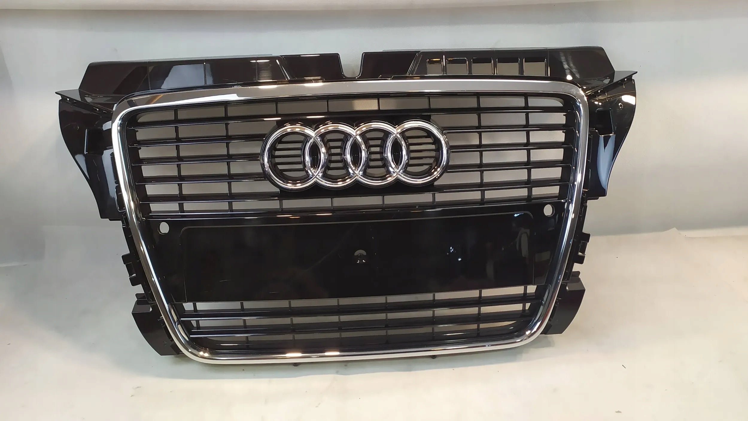 Kühlergrill Audi A3 S3 FRONTGRILL 8P0853651M8 Kühlergitter