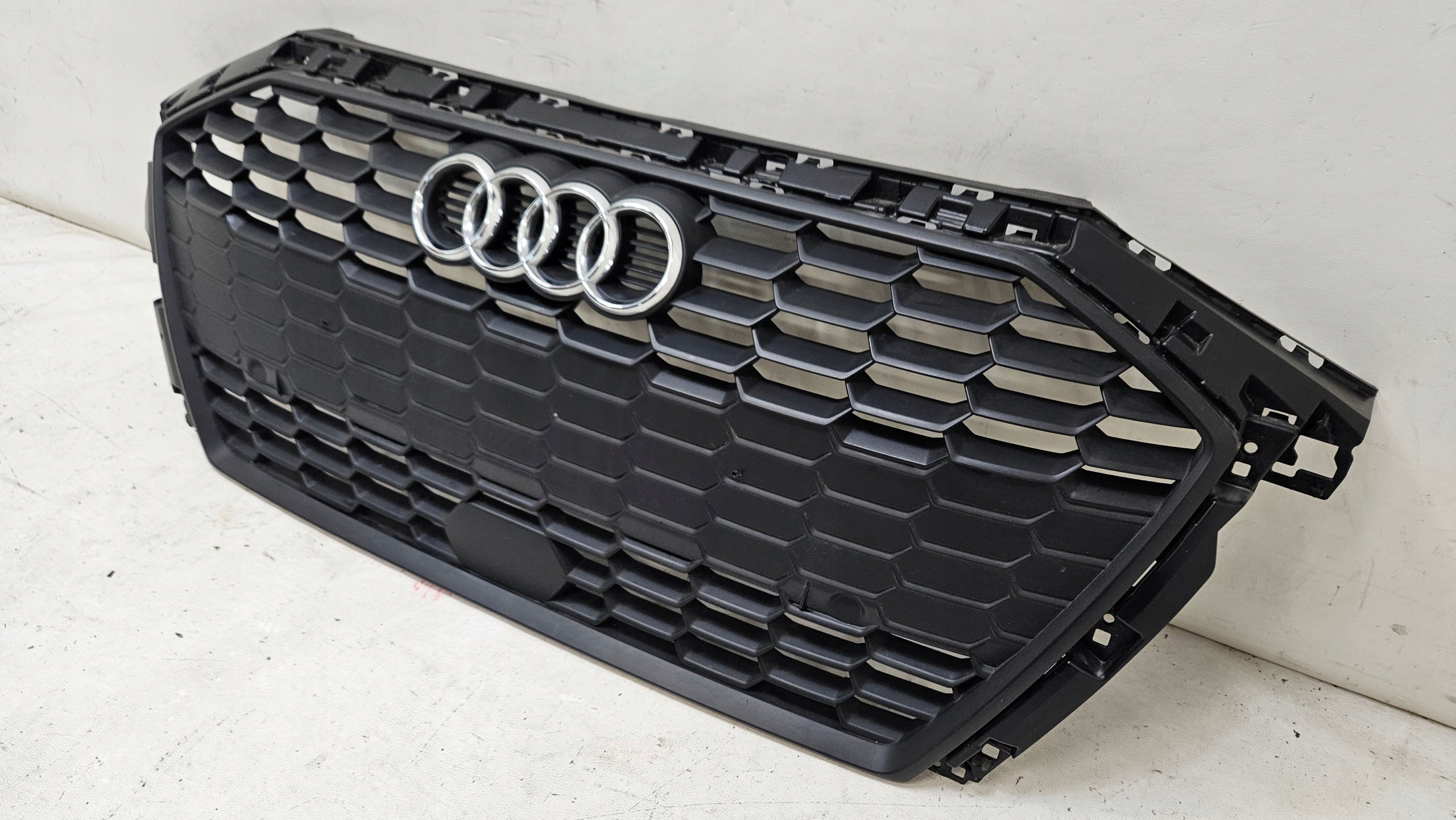 Kühlergrill Audi A3 8Y0 S3 FRONTGRILL 8Y08536518Y Kühlergitter