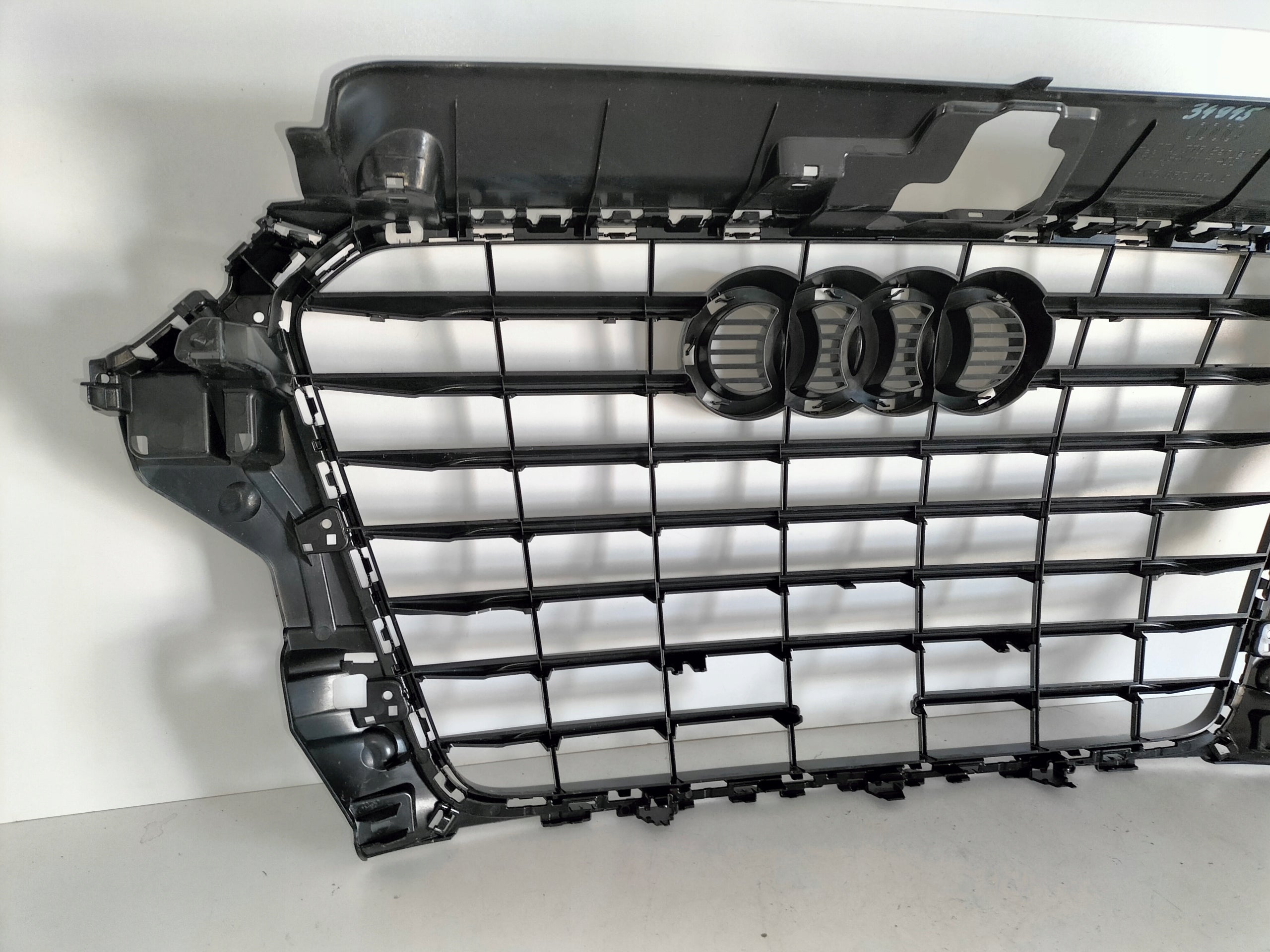 Kühlergrill Audi A3 S3 FRONTGRILL 8V5853651C Kühlergitter