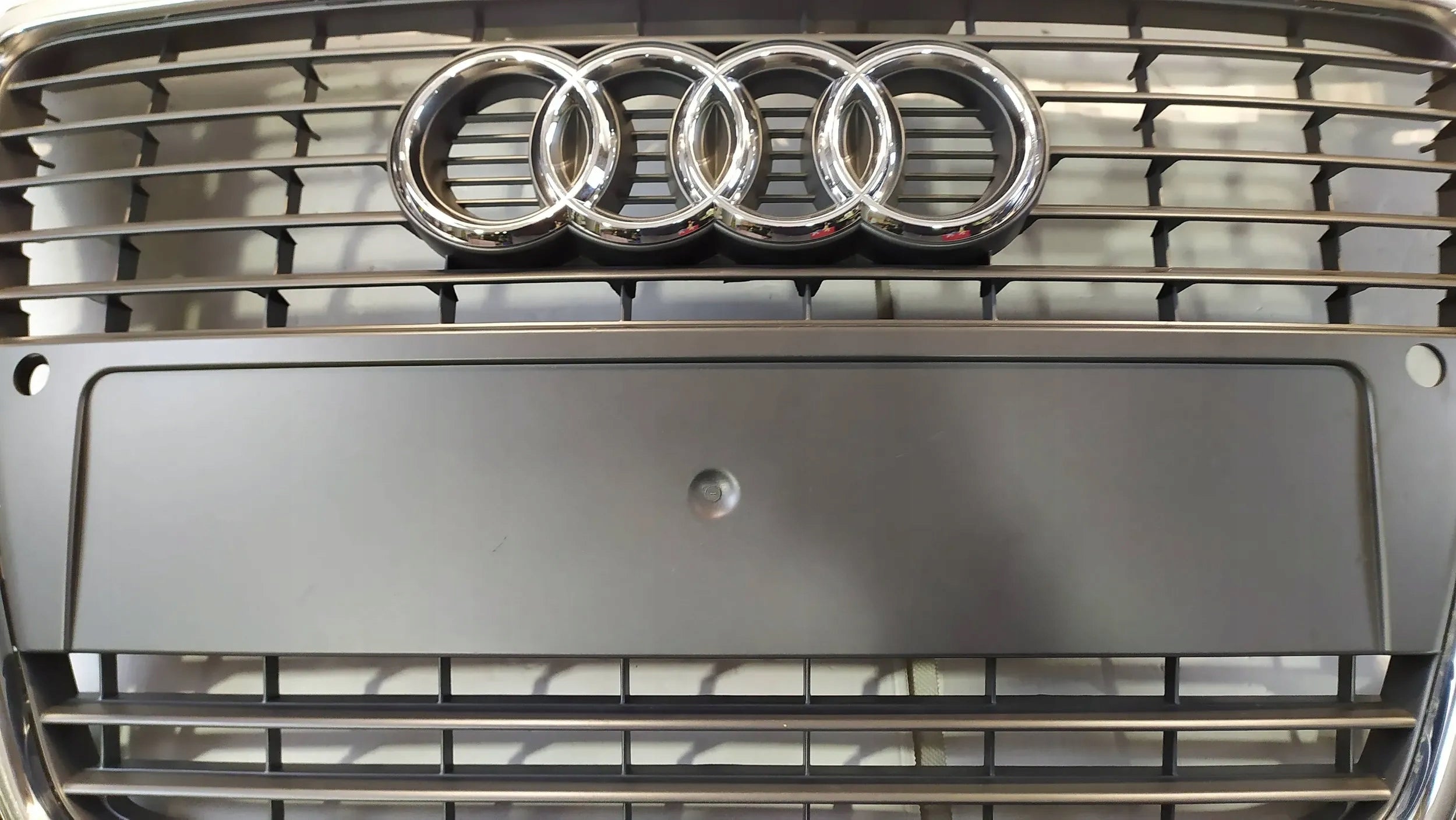 Kühlergrill Audi A3 S3 FRONTGRILL 8P0853651M8 Kühlergitter