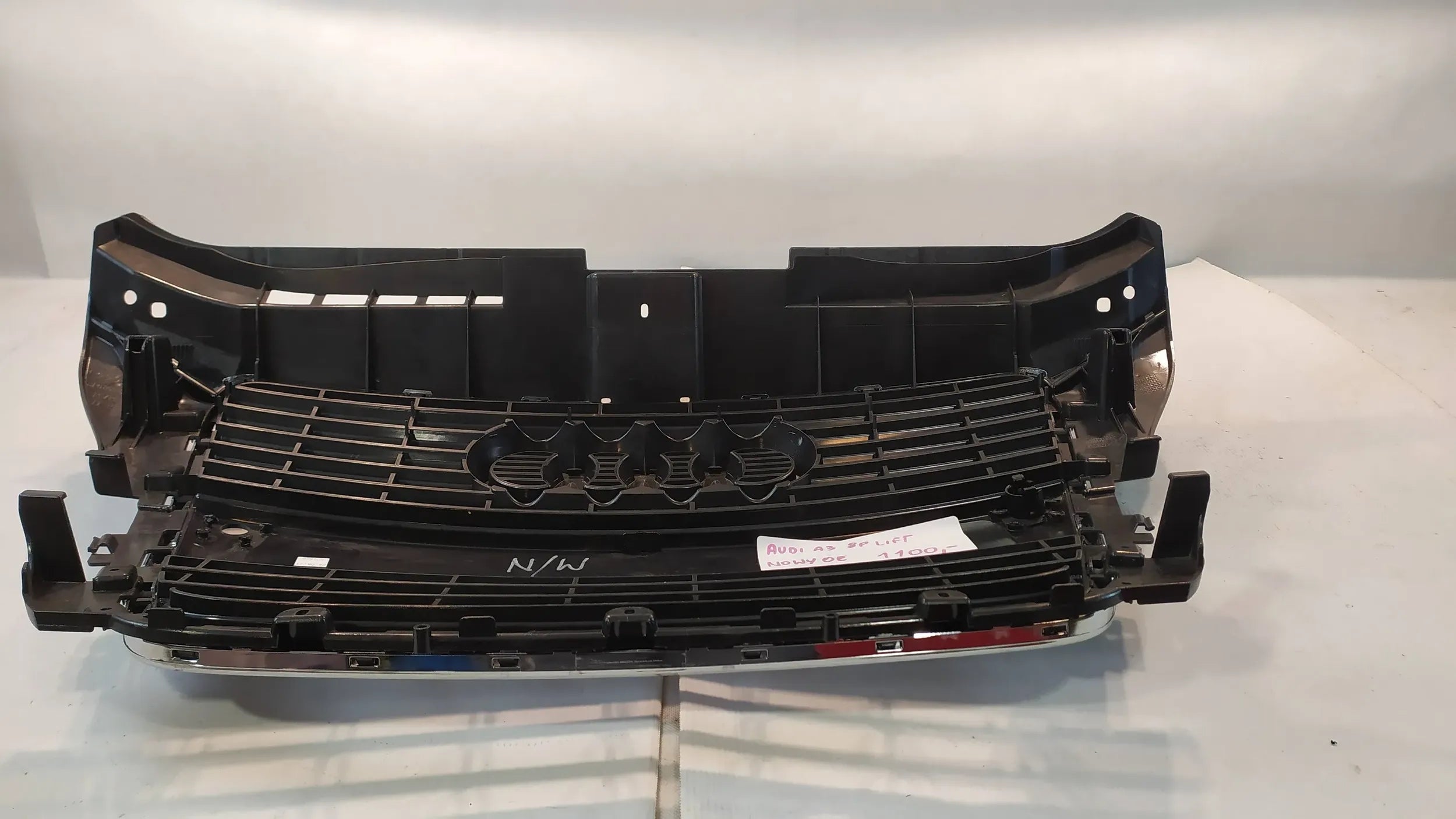 Kühlergrill Audi A3 S3 FRONTGRILL 8P0853651M8 Kühlergitter