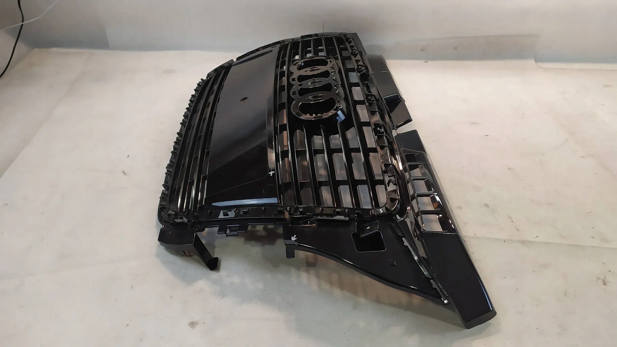 Kühlergrill Audi A3 S3 FRONTGRILL 8P0853651M8 Kühlergitter