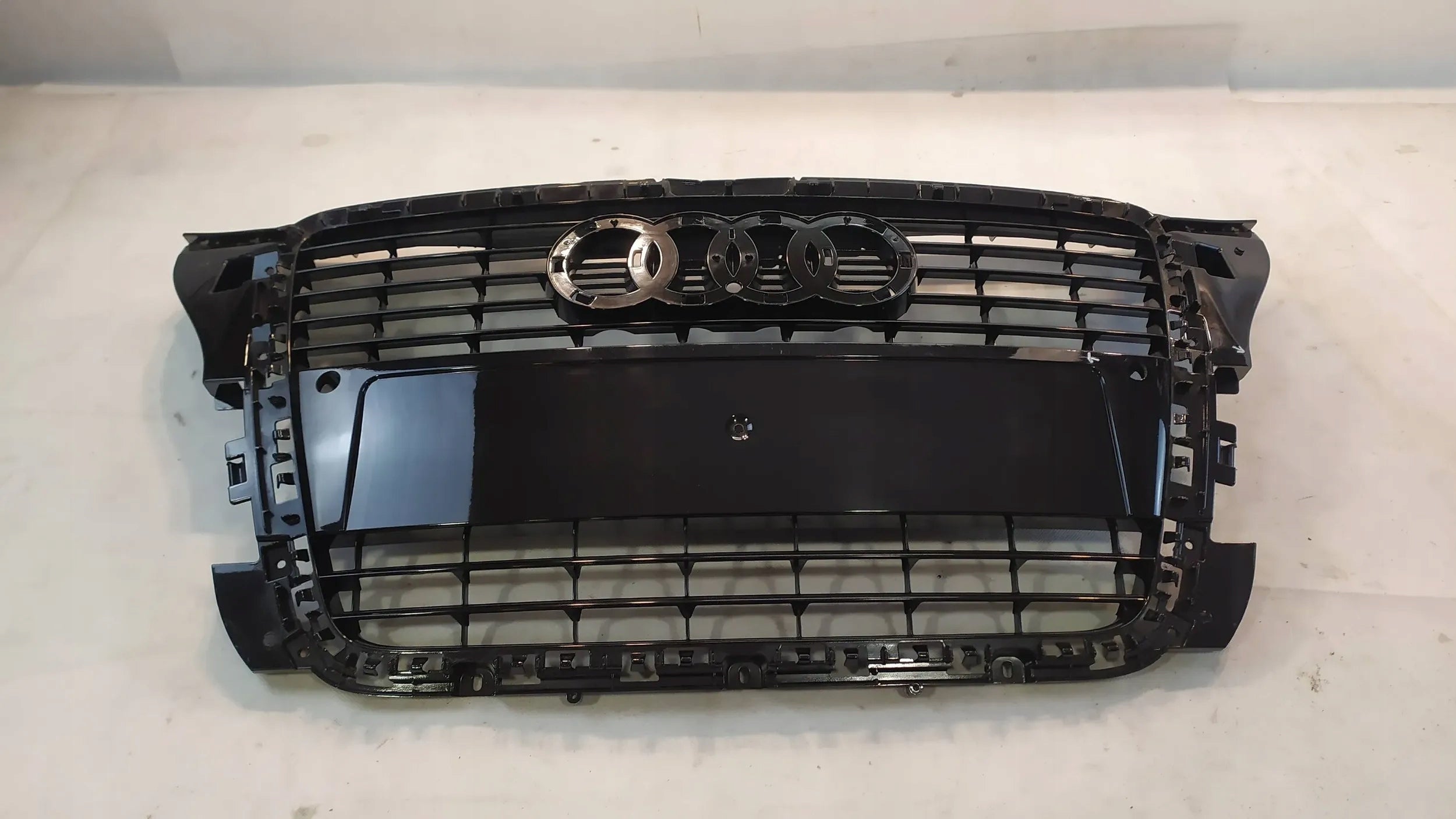 Kühlergrill Audi A3 S3 FRONTGRILL 8P0853651M8 Kühlergitter