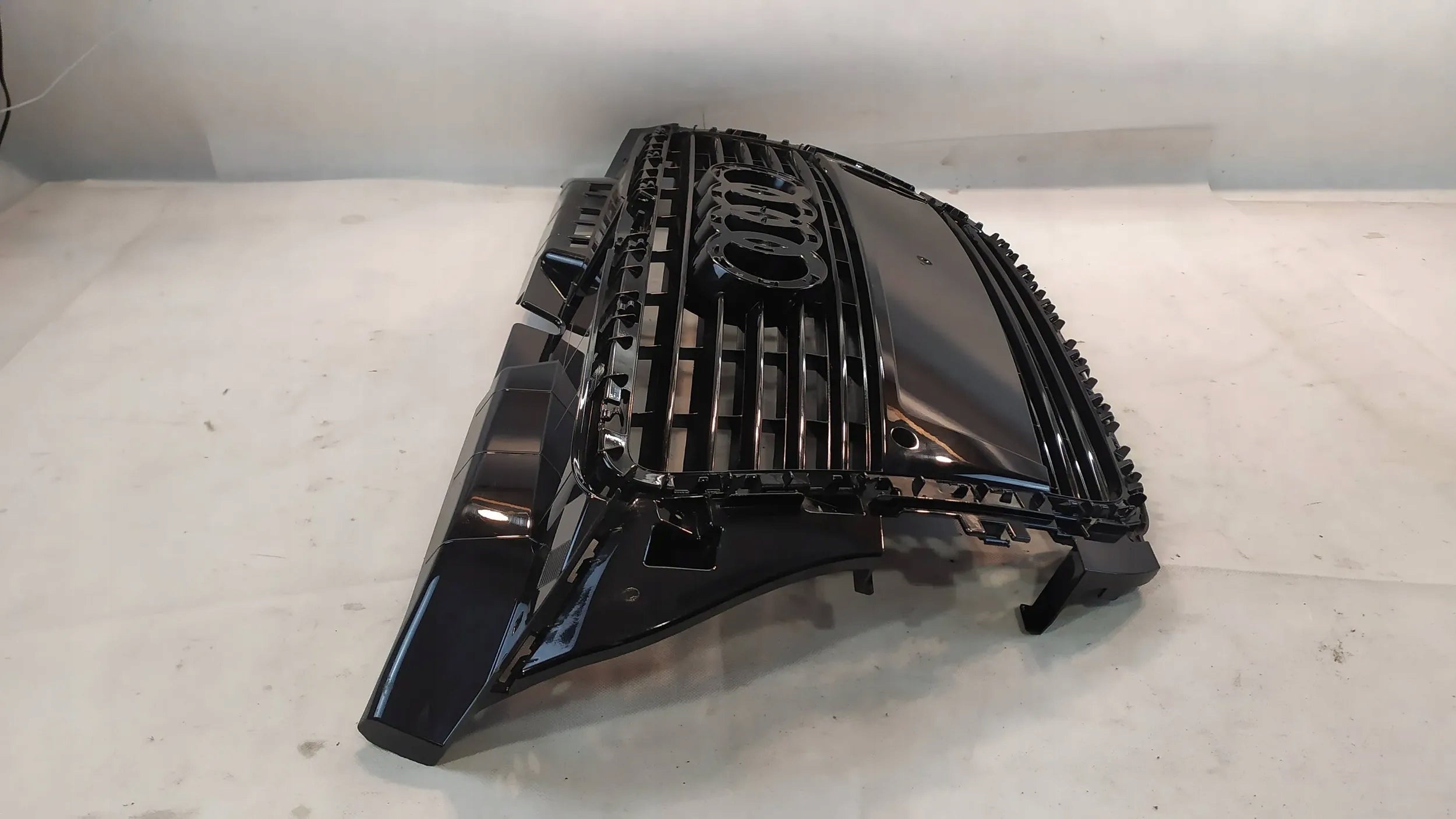 Kühlergrill Audi A3 S3 FRONTGRILL 8P0853651M8 Kühlergitter