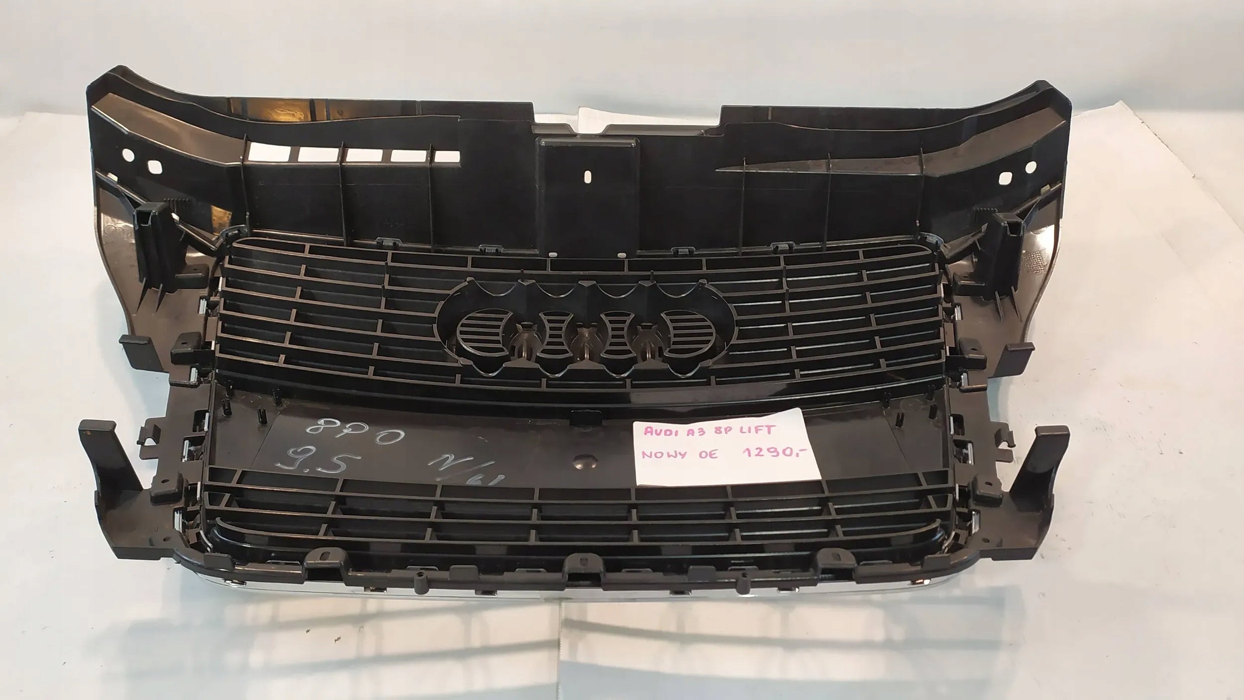 Kühlergrill Audi A3 S3 FRONTGRILL 8P0853651M8 Kühlergitter