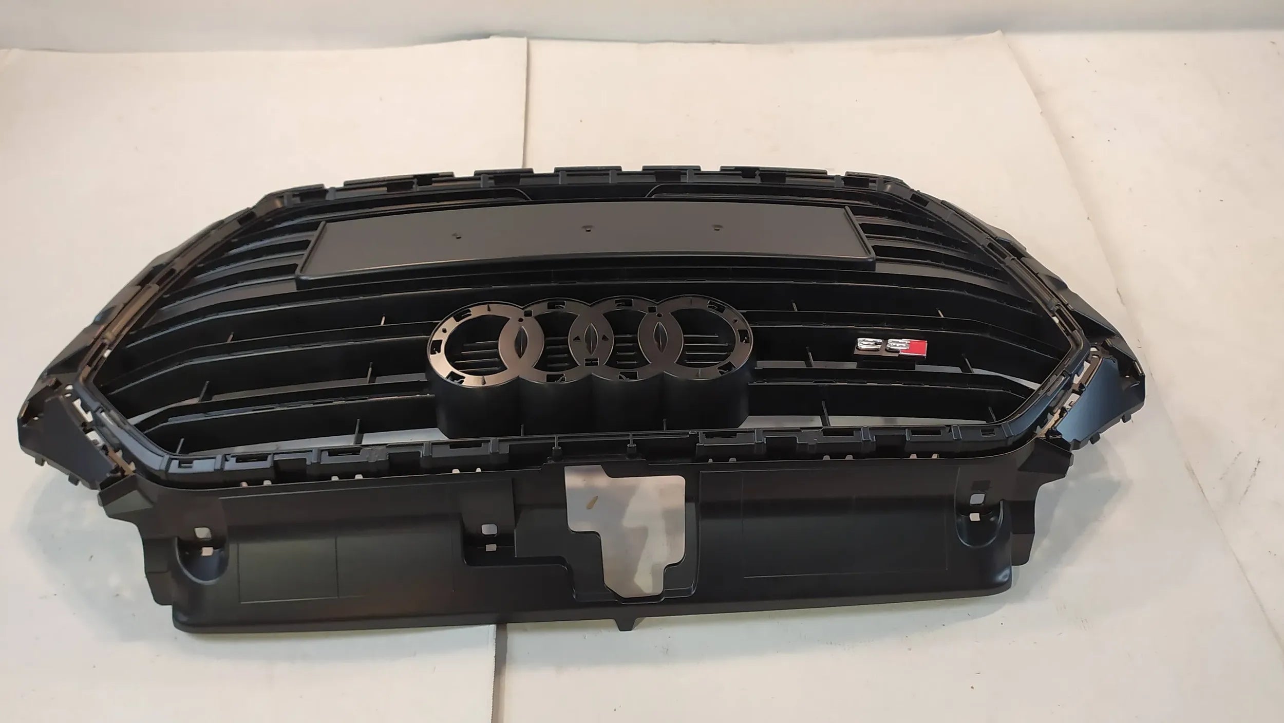 Kühlergrill Audi A3 S3 FRONTGRILL 8V3853651AE Kühlergitter