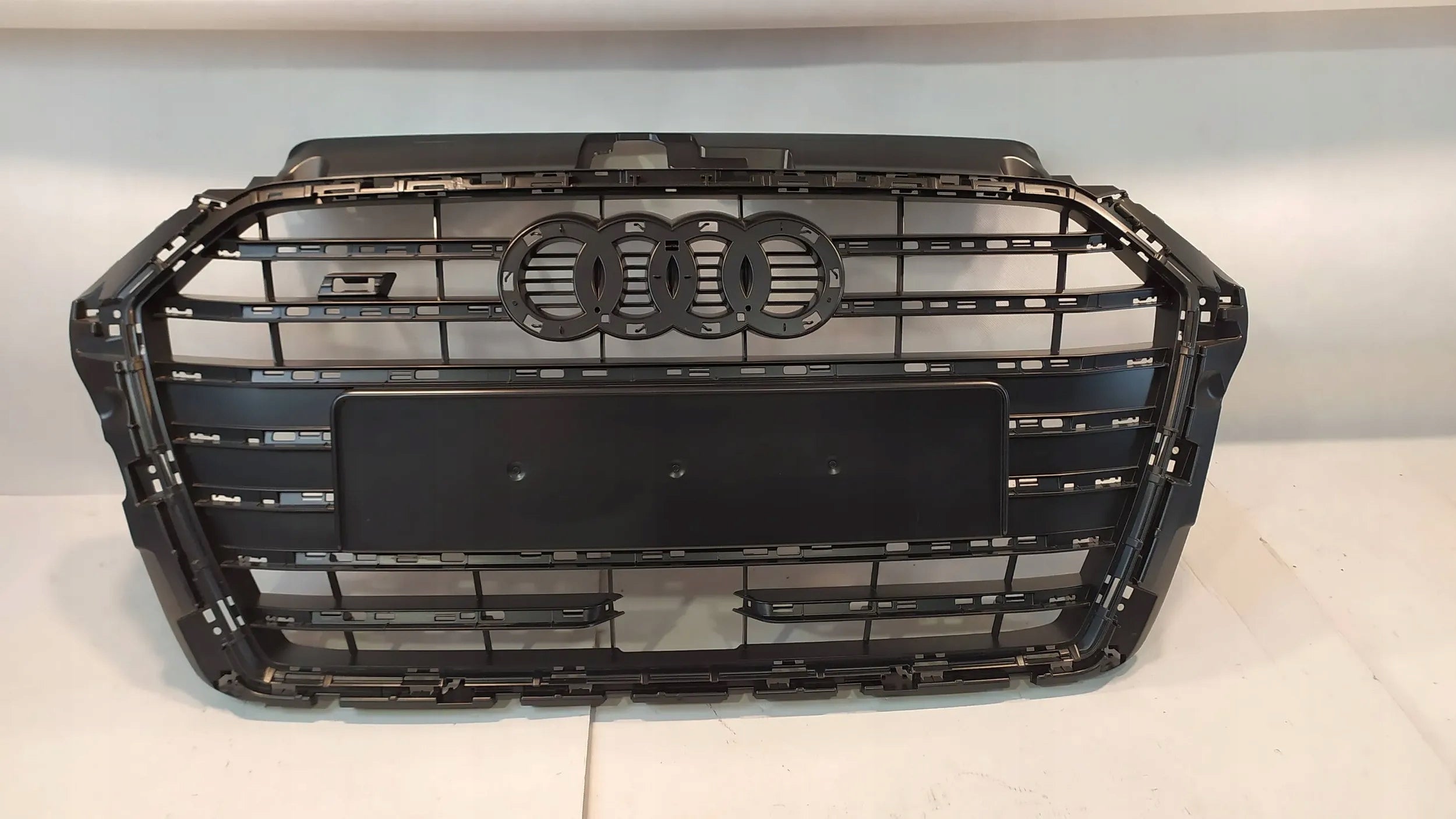 Kühlergrill Audi A3 S3 FRONTGRILL 8V3853651AE Kühlergitter