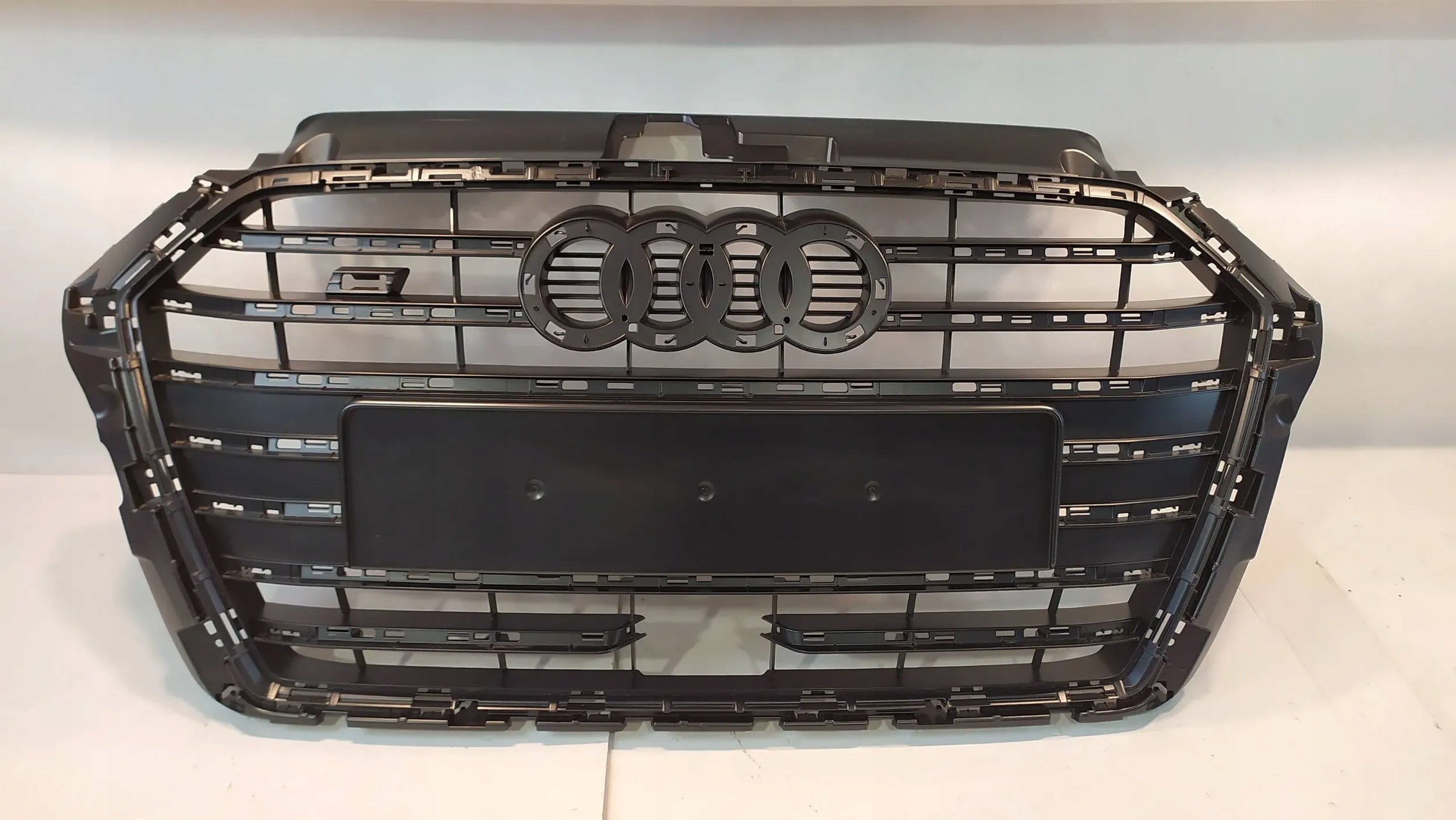 Kühlergrill Audi A3 S3 FRONTGRILL 8V3853651AE Kühlergitter