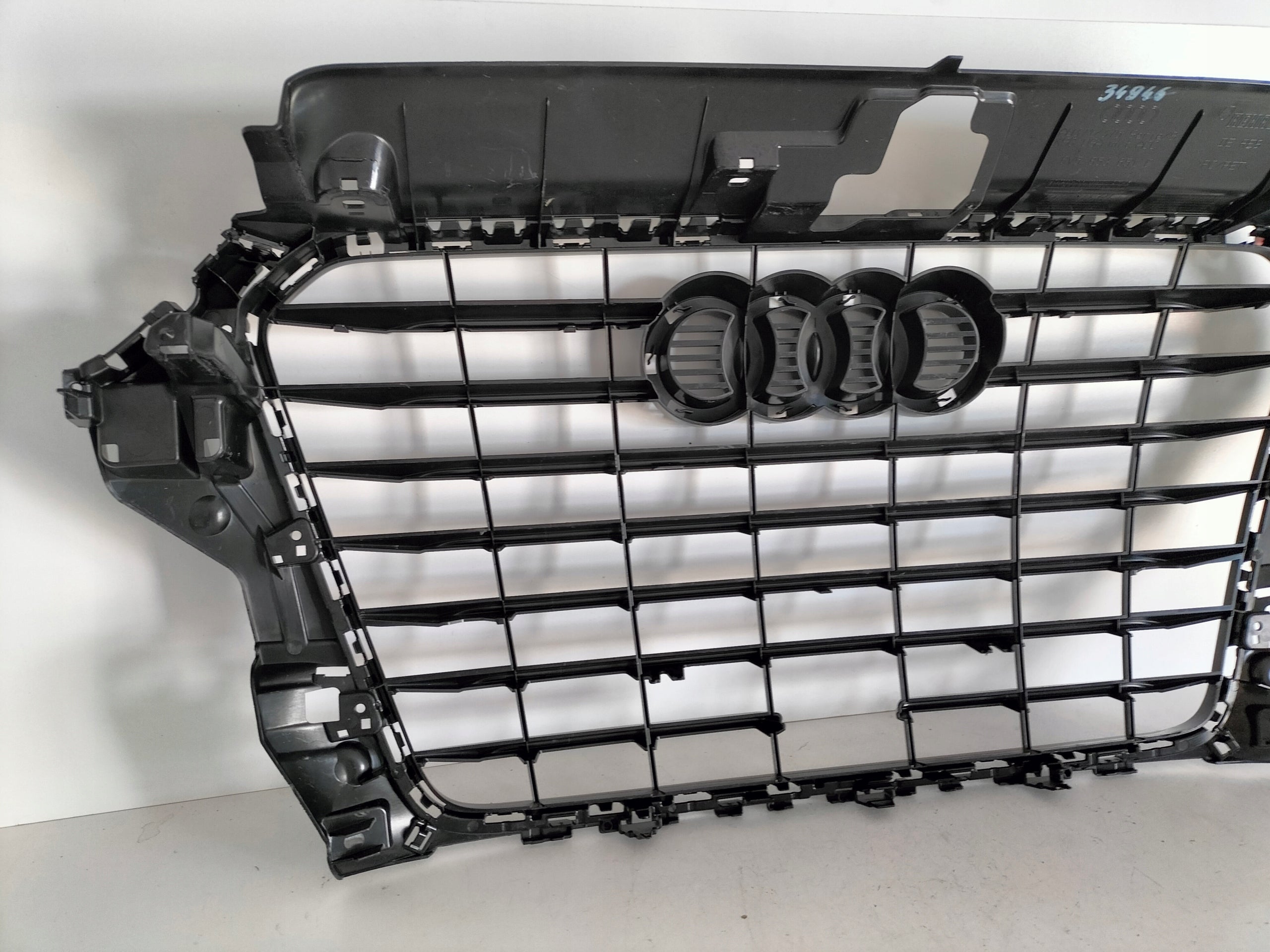 Kühlergrill Audi A3 S3 FRONTGRILL 8V5853651C Kühlergitter