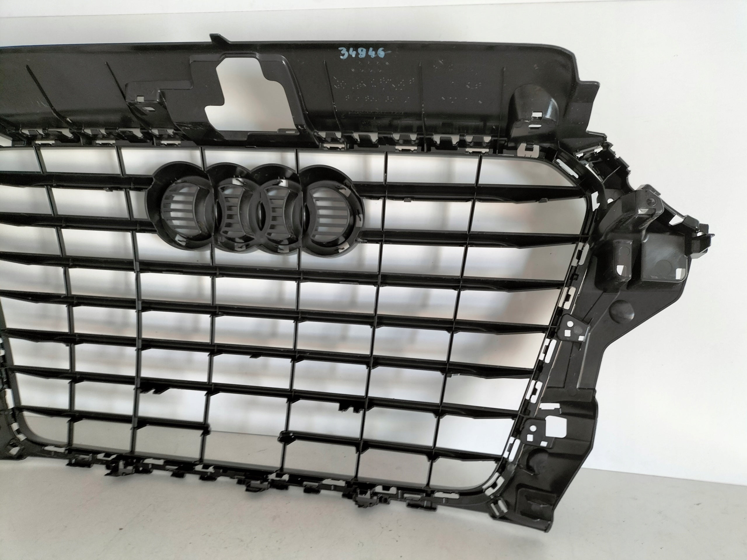 Kühlergrill Audi A3 S3 FRONTGRILL 8V5853651C Kühlergitter