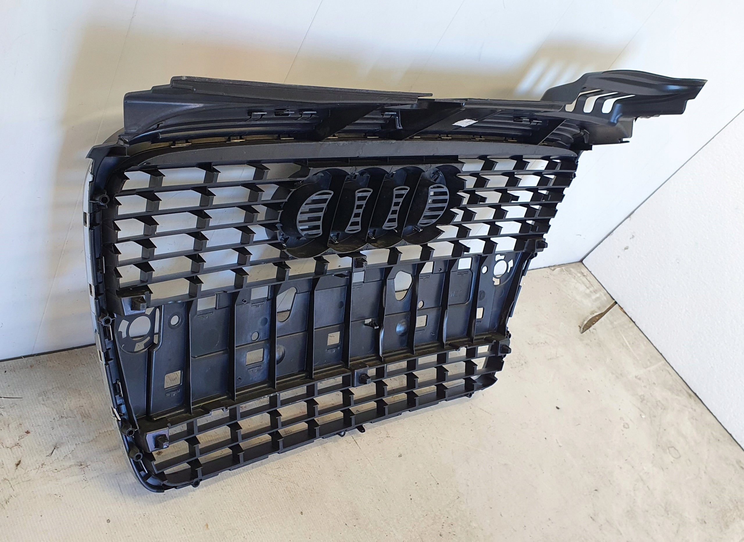 Kühlergrill Audi A4 B7 FRONTGRILL 8E0853651 Kühlergitter