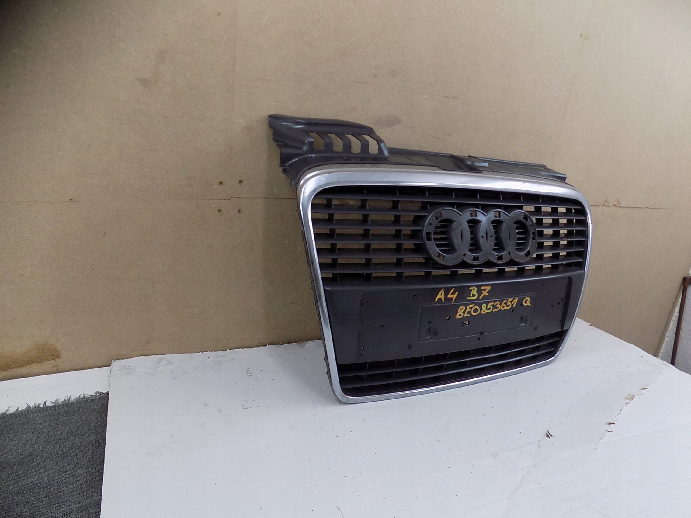 Kühlergrill Audi A4 B7 FRONTGRILL 8E0853651Q Kühlergitter