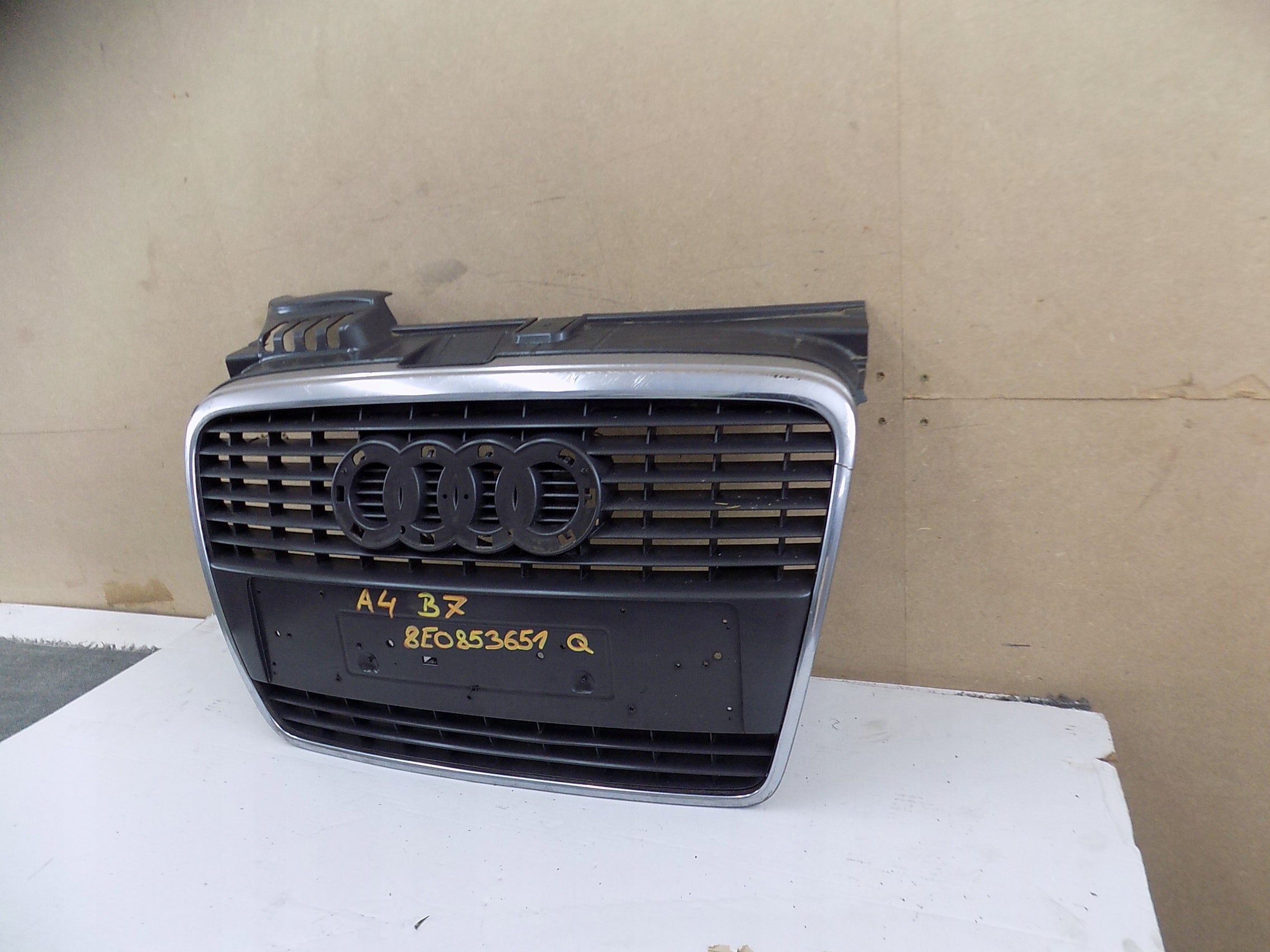 Kühlergrill Audi A4 B7 FRONTGRILL 8E0853651Q Kühlergitter