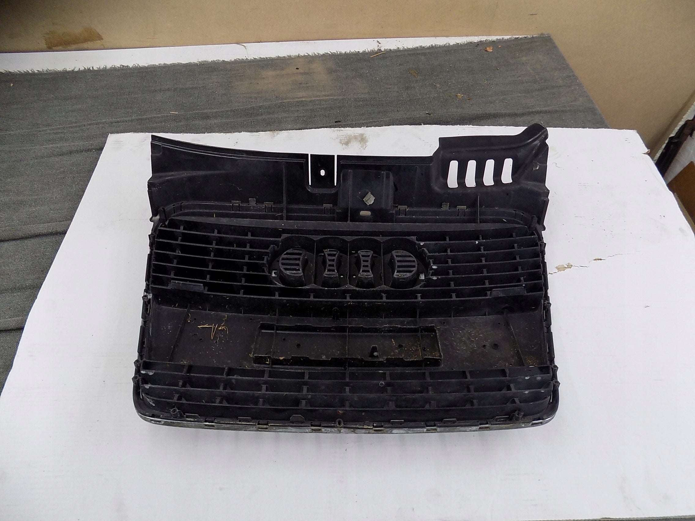 Kühlergrill Audi A4 B7 FRONTGRILL 8E0853651Q Kühlergitter