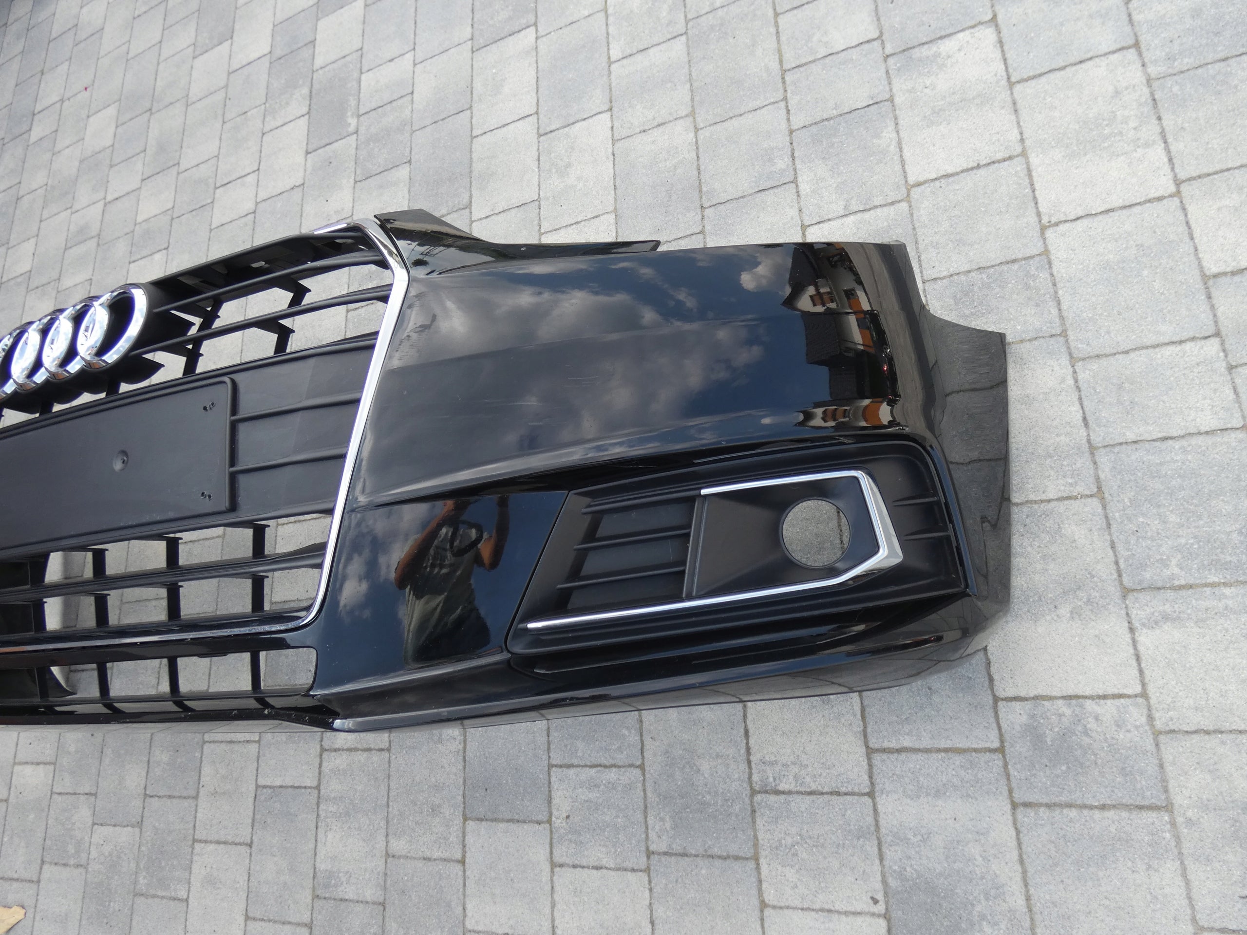 Kühlergrill Audi A4 FRONTGRILL 8W0807437AU Kühlergitter