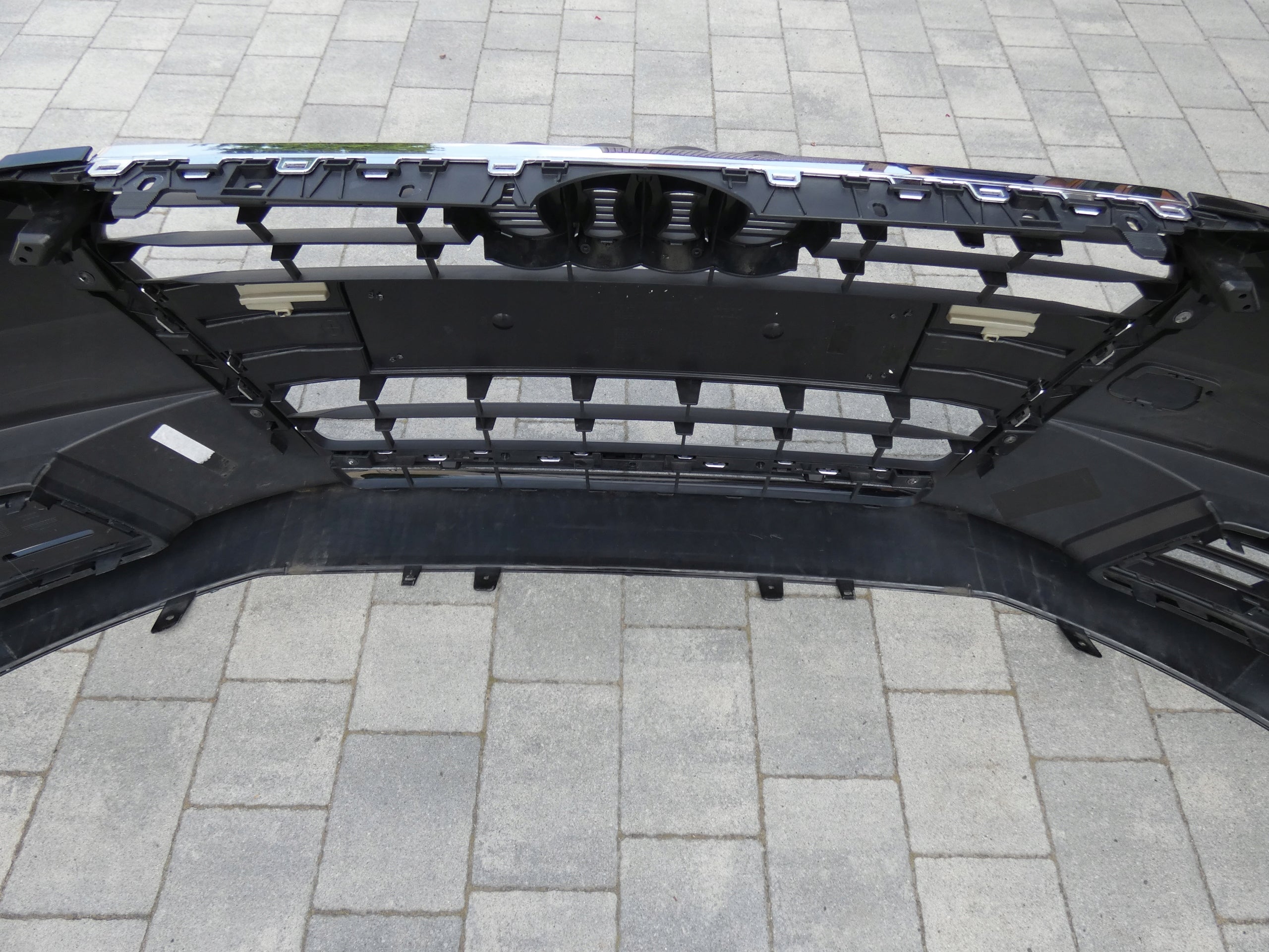 Kühlergrill Audi A4 FRONTGRILL 8W0807437AU Kühlergitter