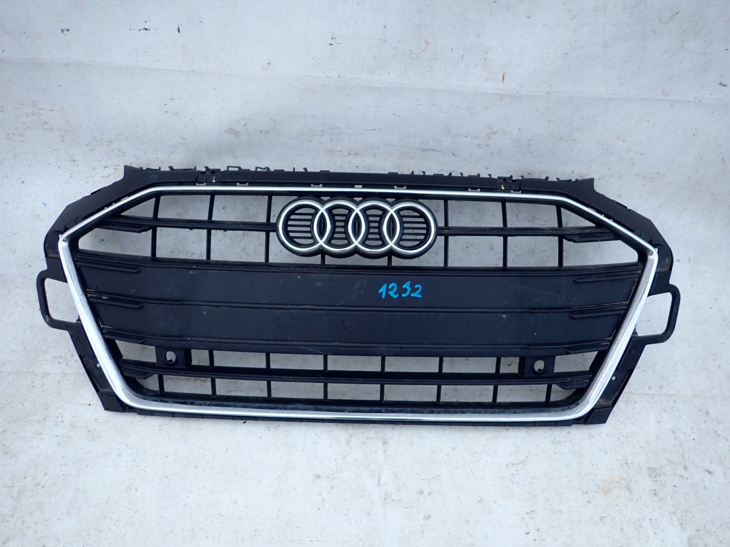 Kühlergrill Audi A4 B9 8W FRONTGRILL 8W0853651 Kühlergitter