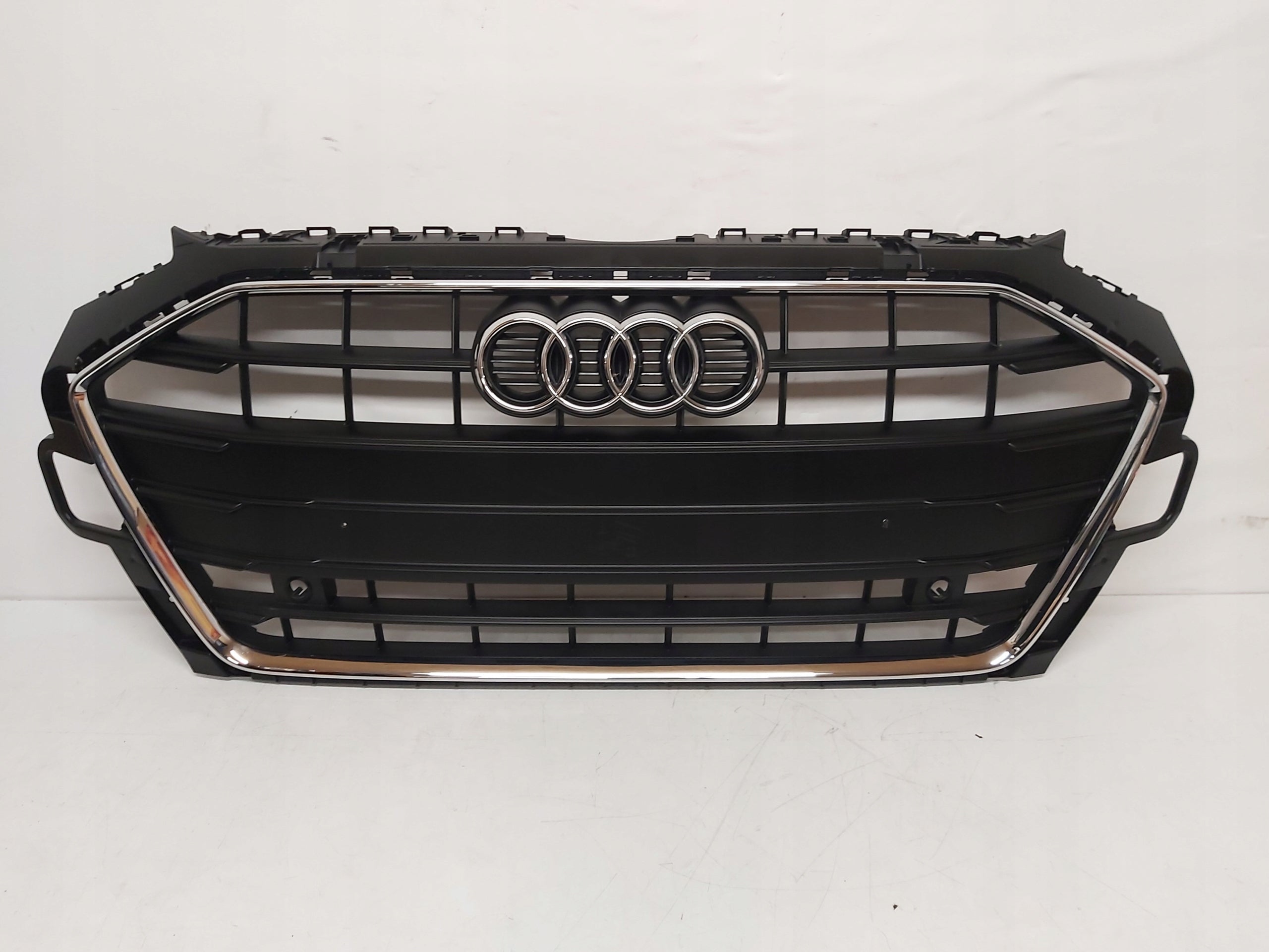 Kühlergrill Audi A4 B9 8W0 FRONTGRILL 8W0853651DB Kühlergitter